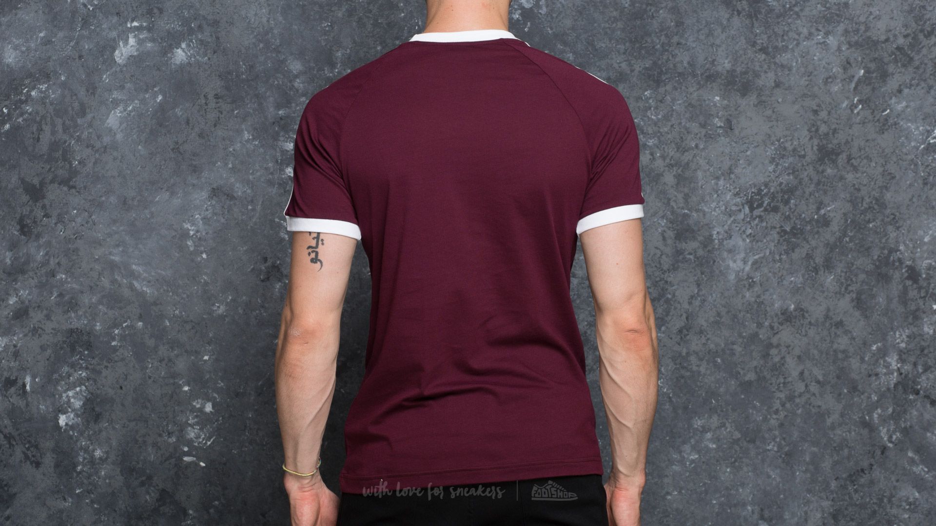 T shirts adidas CLFN Tee Maroon Footshop