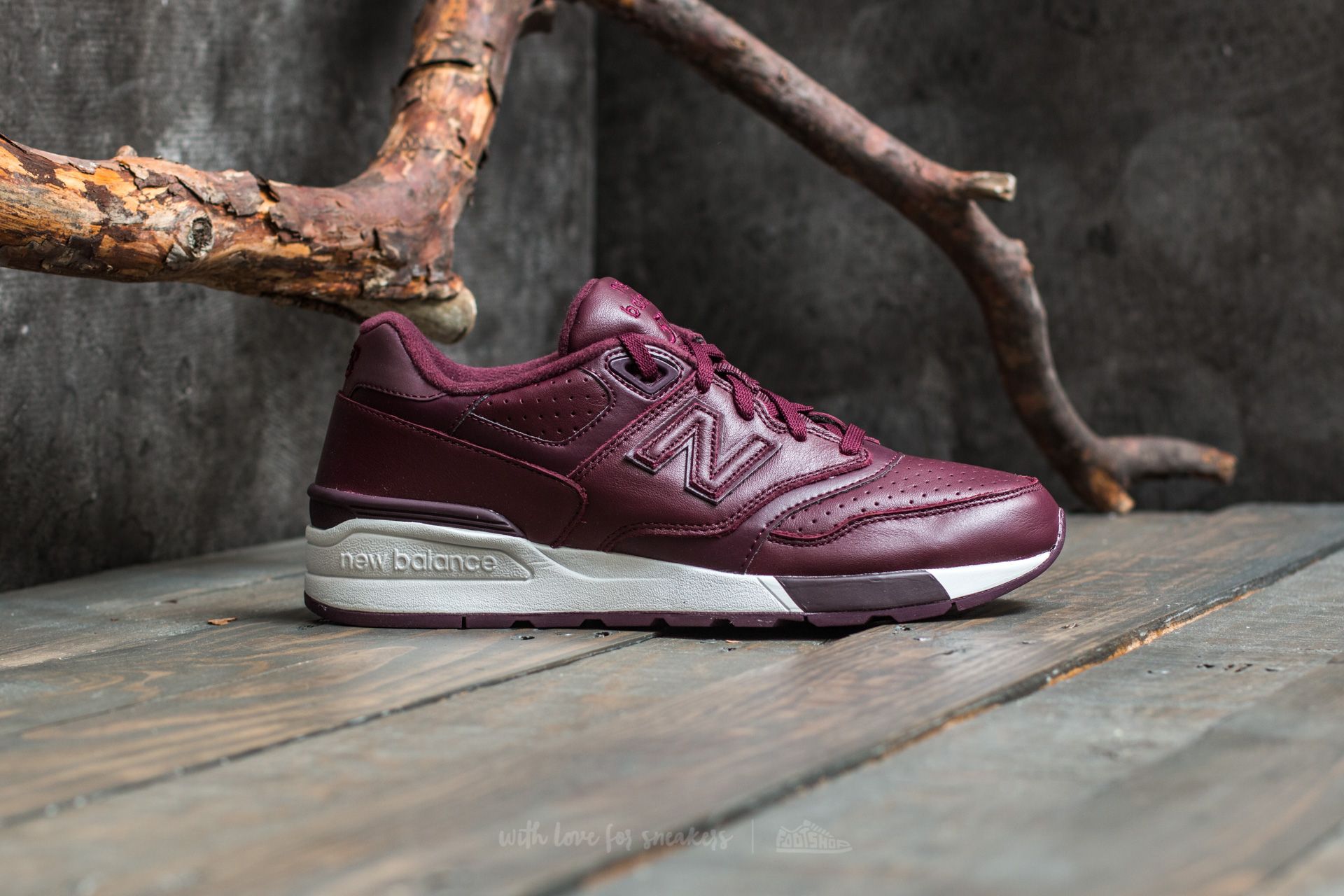 New balance sales 597 maroon