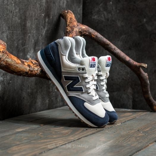 Chaussures et baskets homme New Balance 574 Navy Grey Footshop