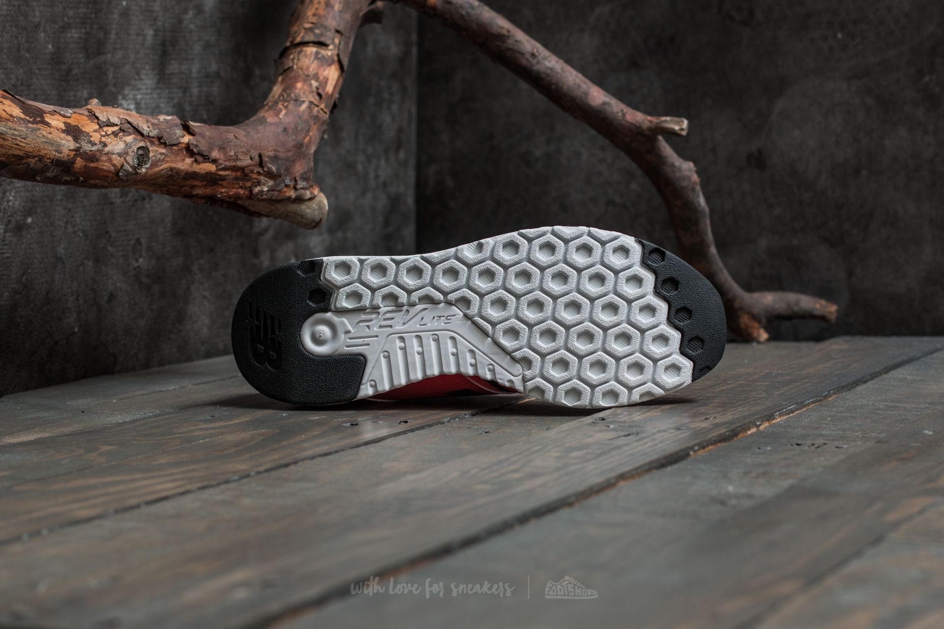 Moški čevlji New Balance 247 Red