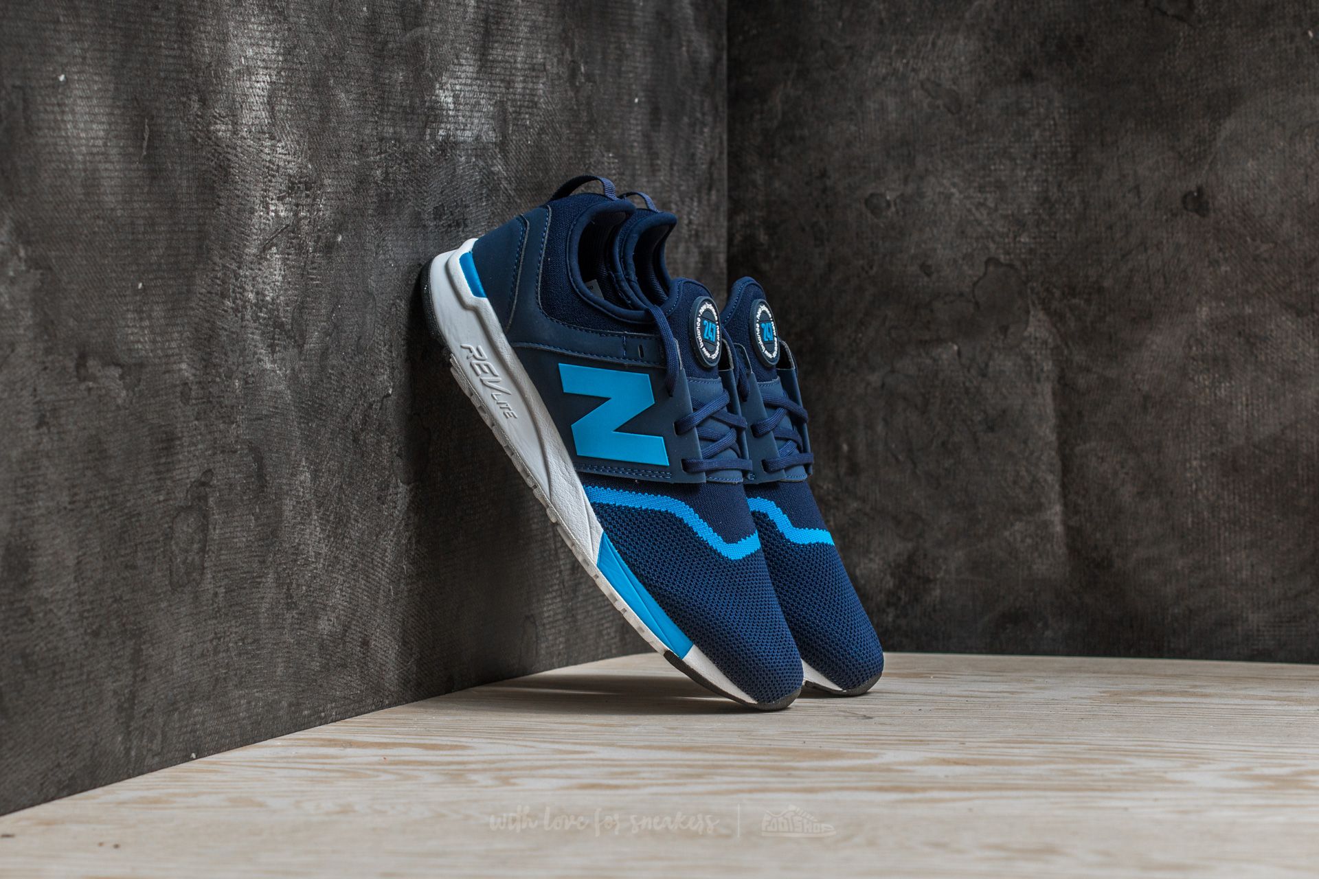 New balance 247 light blue hotsell