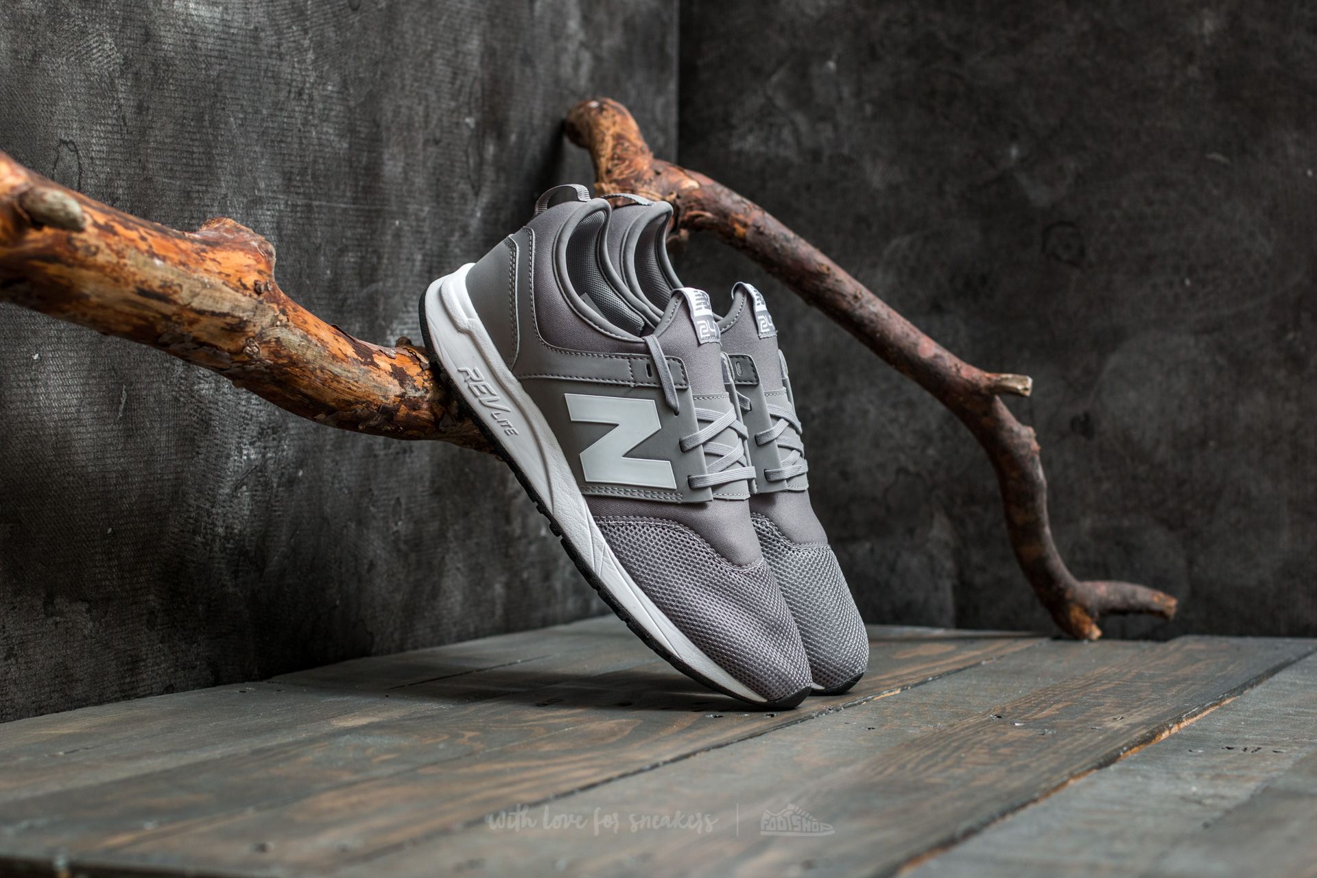 New Balance 247