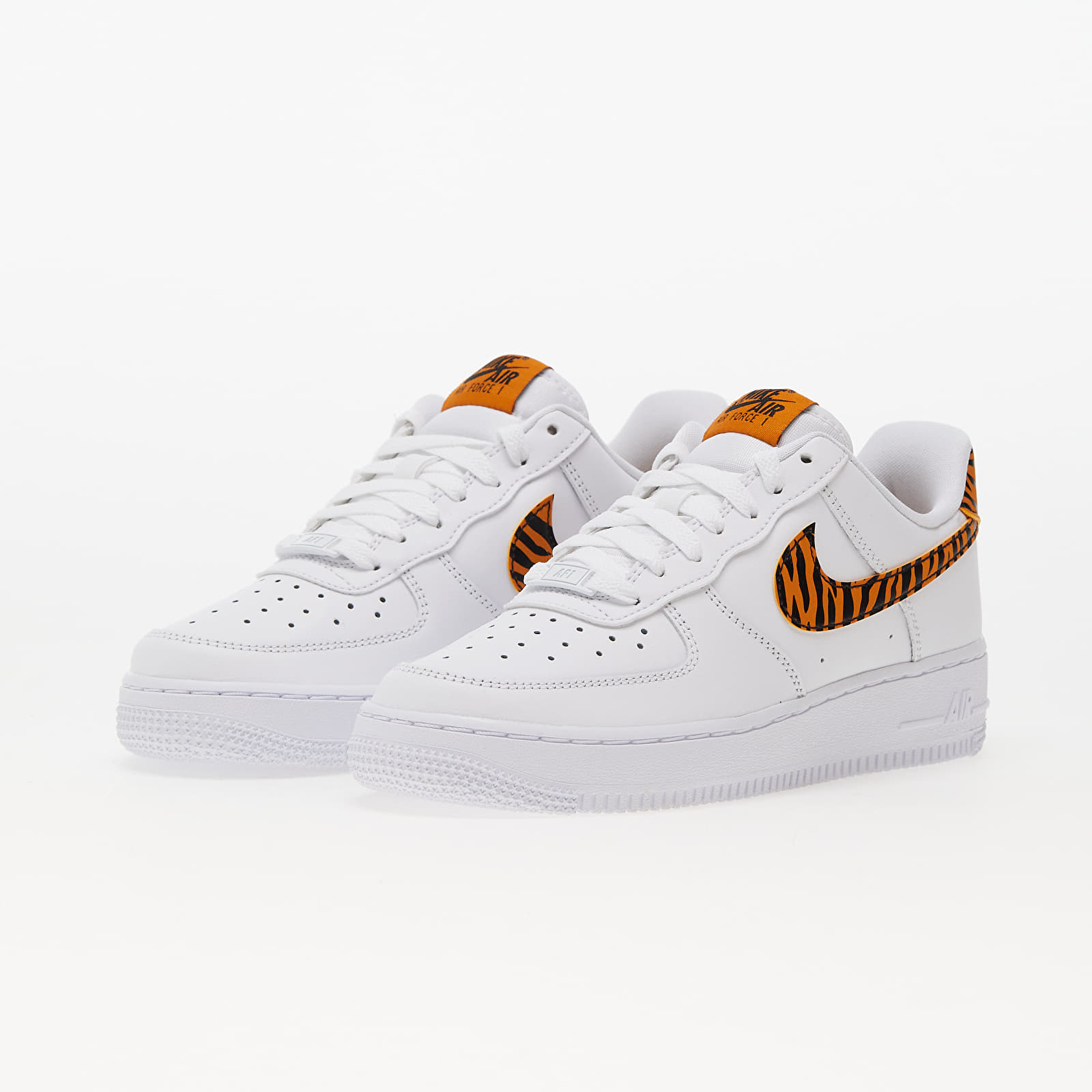 Încălțăminte și sneakerși pentru femei Nike W Air Force 1 '07 White/ Multi-Color-Black-Monarch