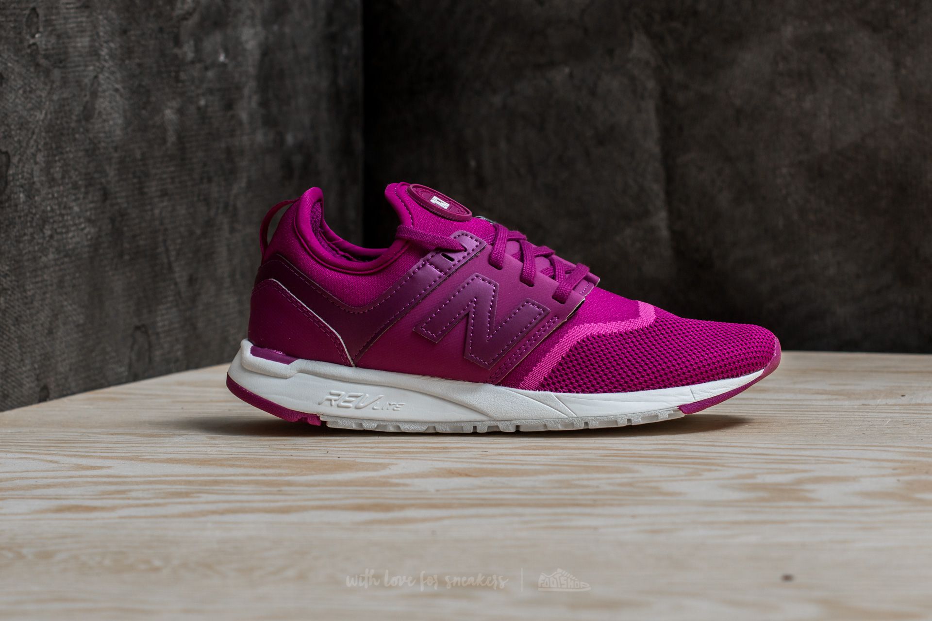 Women's shoes New Balance 247 Burgundy