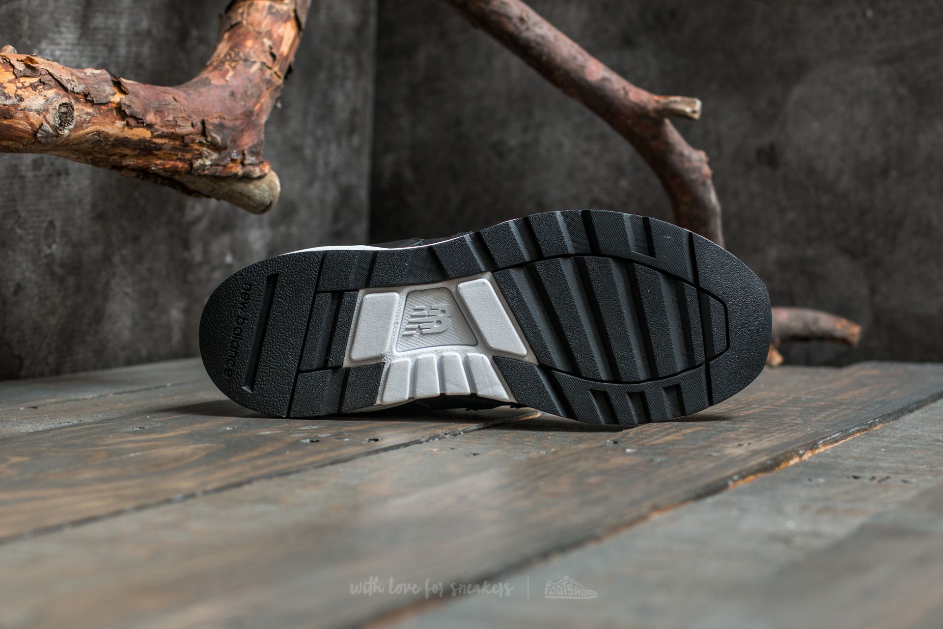 Încălțăminte și sneakerși pentru bărbați New Balance 597 Black