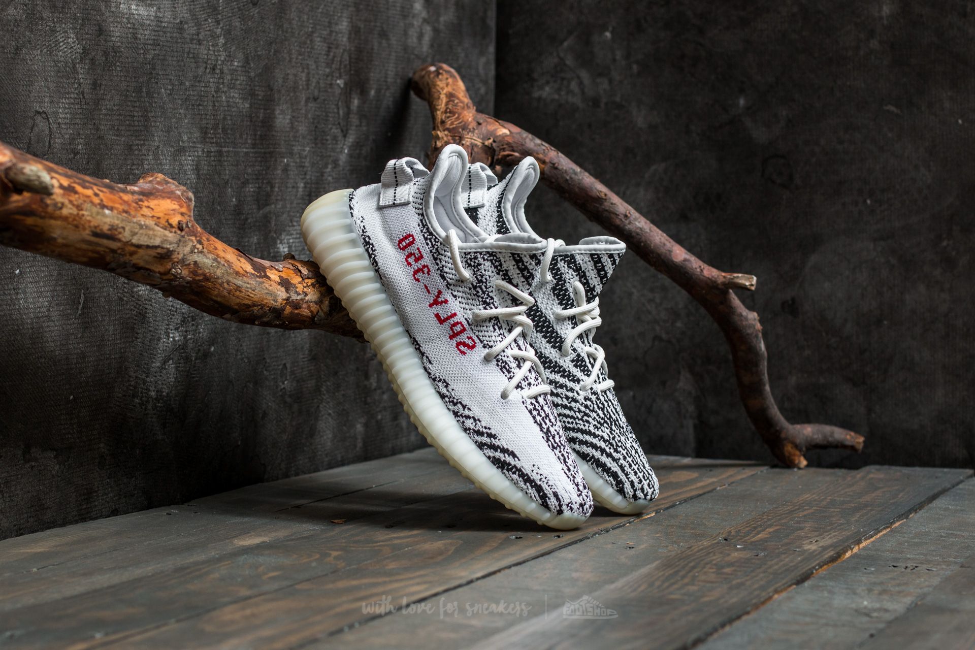 Adidas yeezy boost 350 v2 homme noir hot sale
