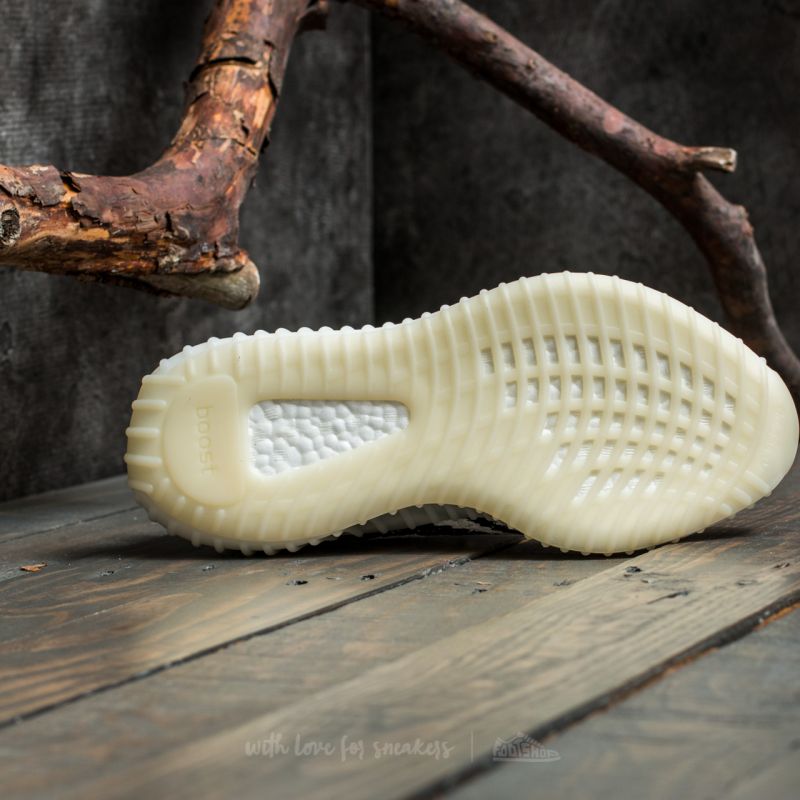 yeezy boost 350 v2 cream white box adidas Hidden Realm The adidas Yeezy Boost 350 V2 Triple White first released in 2017 ADIDAS YEEZY BOOST 350 V2