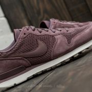 Nike internationalist 2025 taupe grey