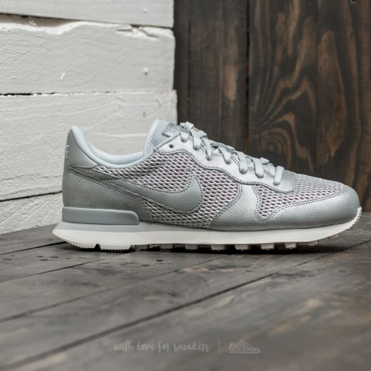 Women s shoes Nike W Internationalist Premium Metallic Platinum Pure Platinum Footshop