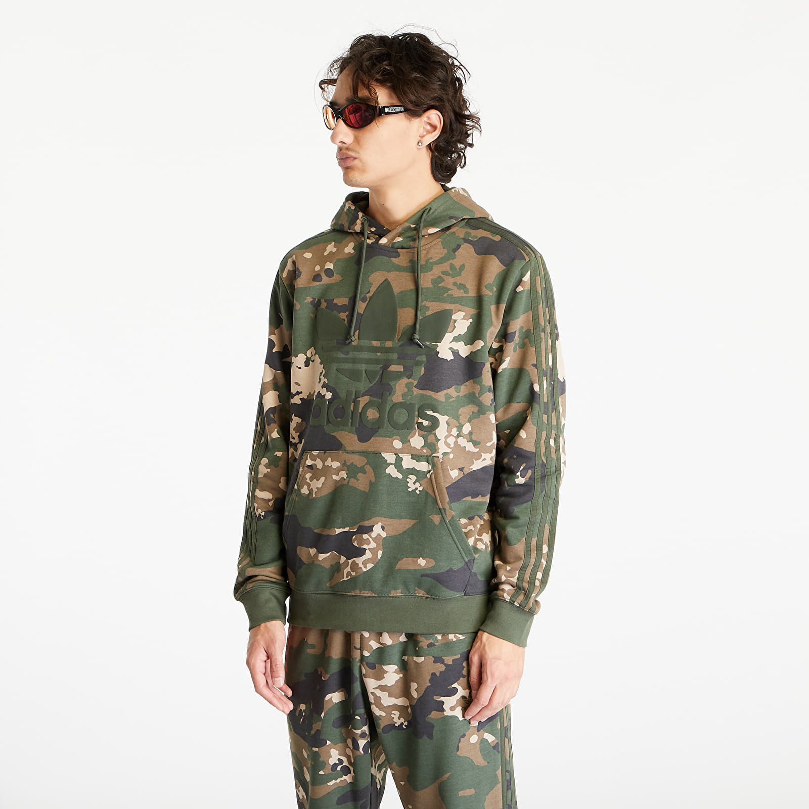 Adidas green deals camo hoodie