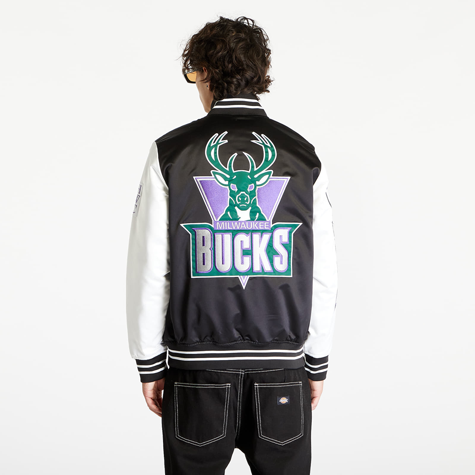 Jacken Mitchell & Ness Milwaukee Bucks Team Origins Jacket Black