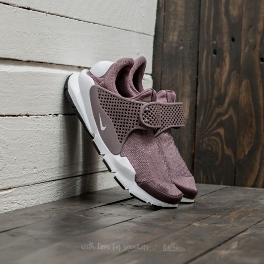 Nike Wmns Sock Dart