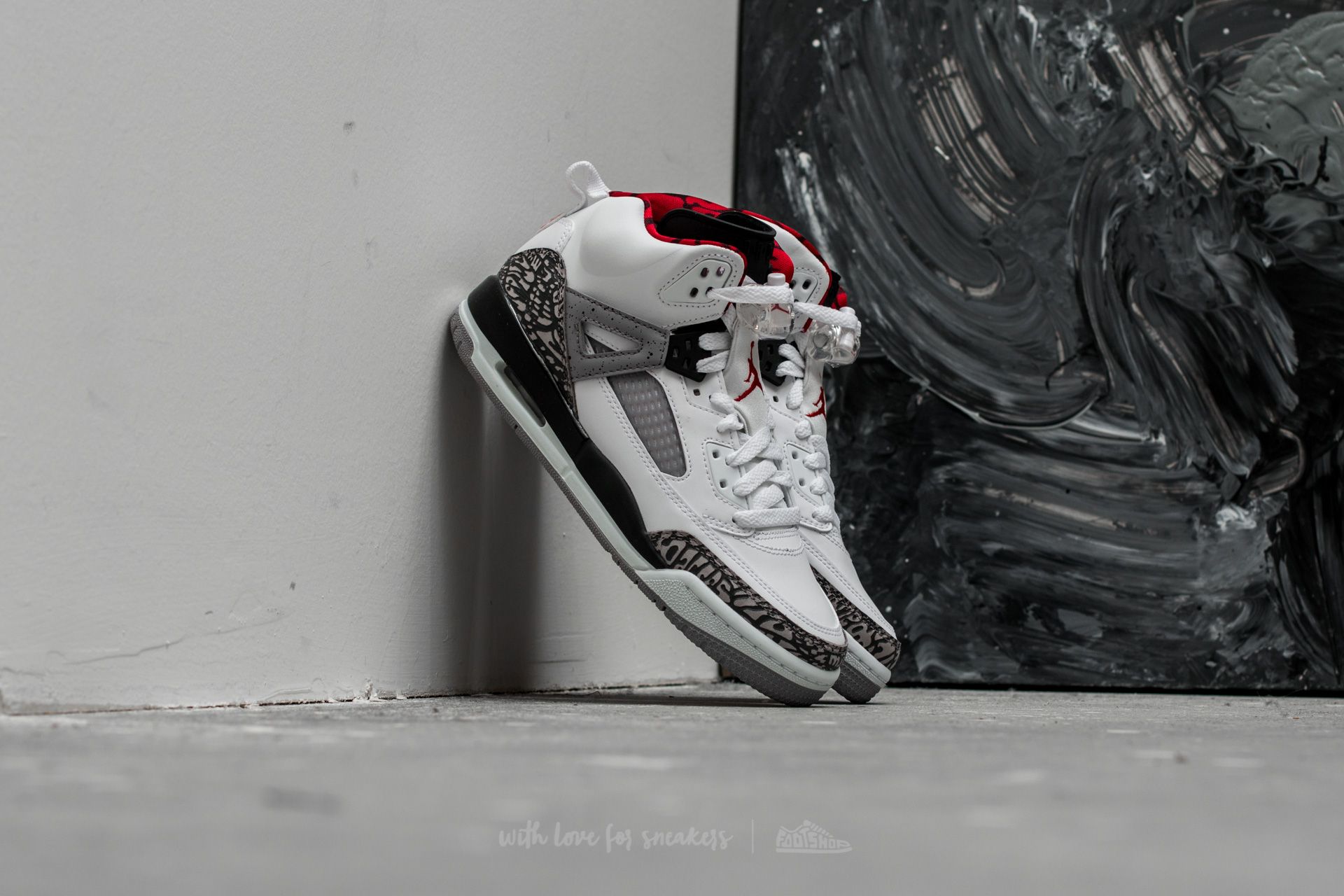 Jordan spizike sale white and red