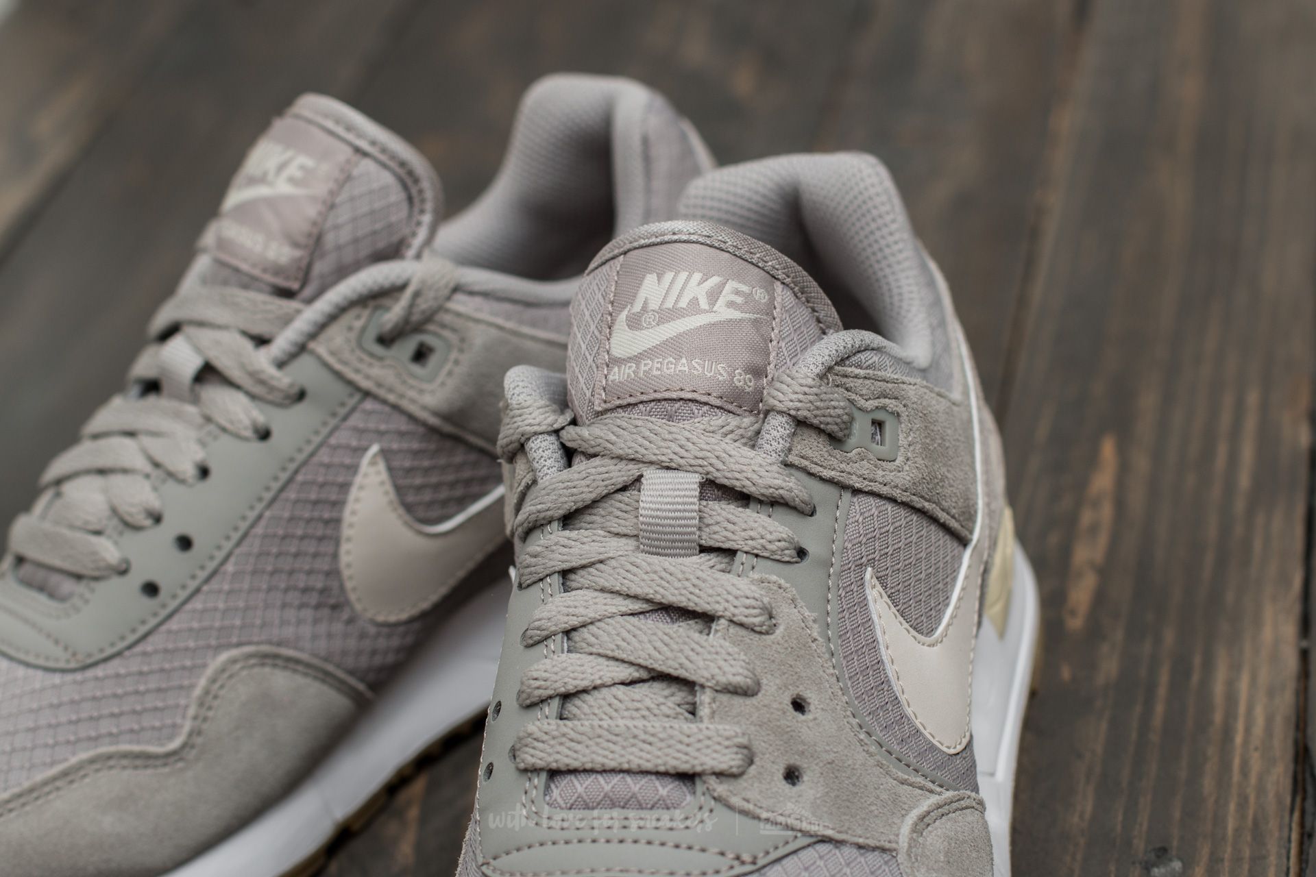 Дамски кецове и обувки Nike W Air Pegasus '89 Cobblestone/ Light Orewood Brown