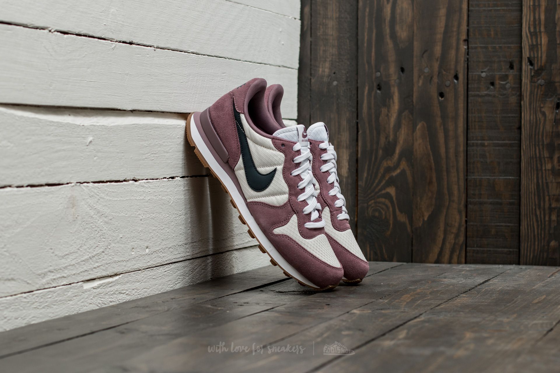 Dámske topánky a tenisky Nike W Internationalist Taupe Grey/ Armory Navy