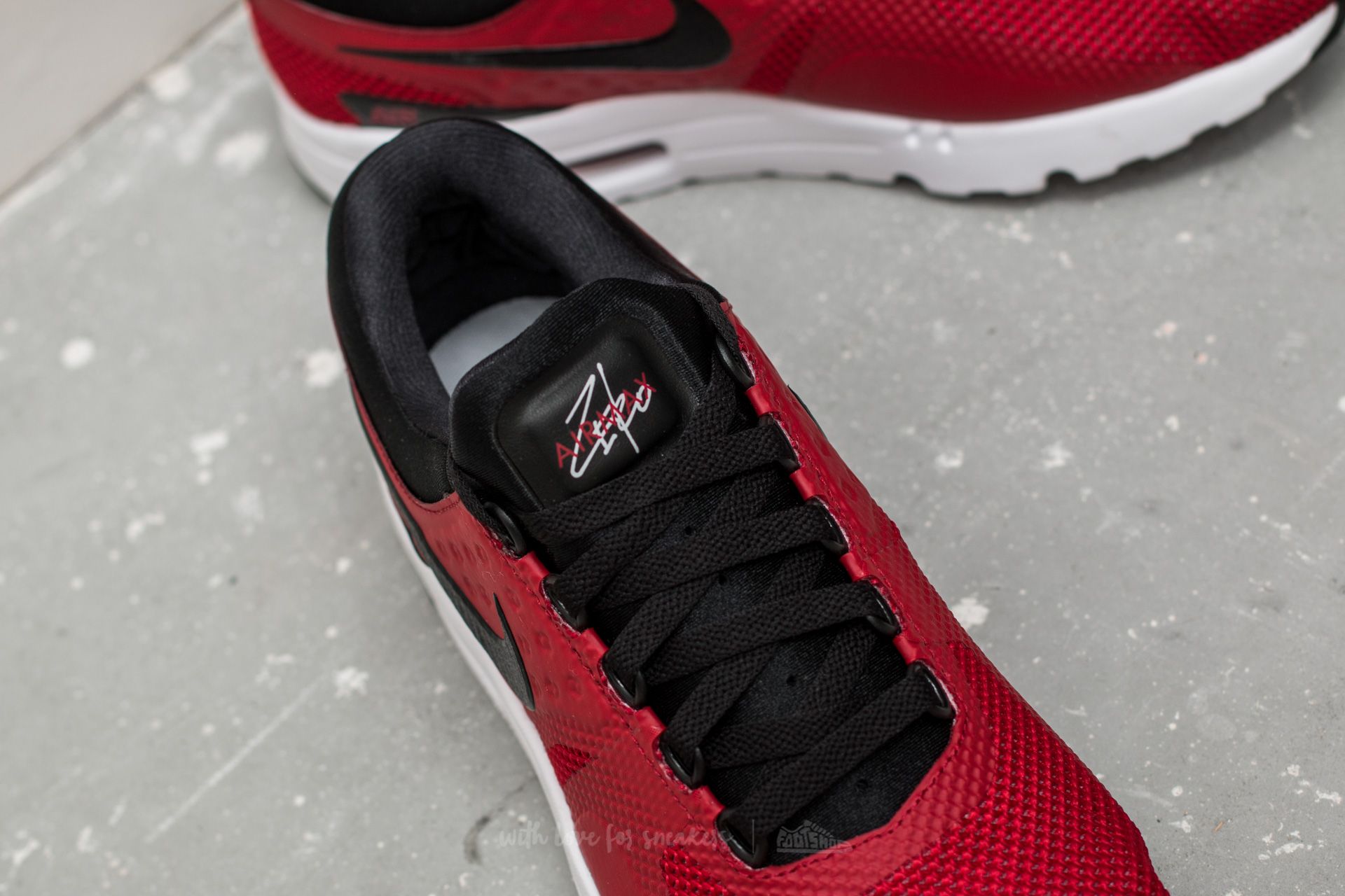 nike air max zero essential red