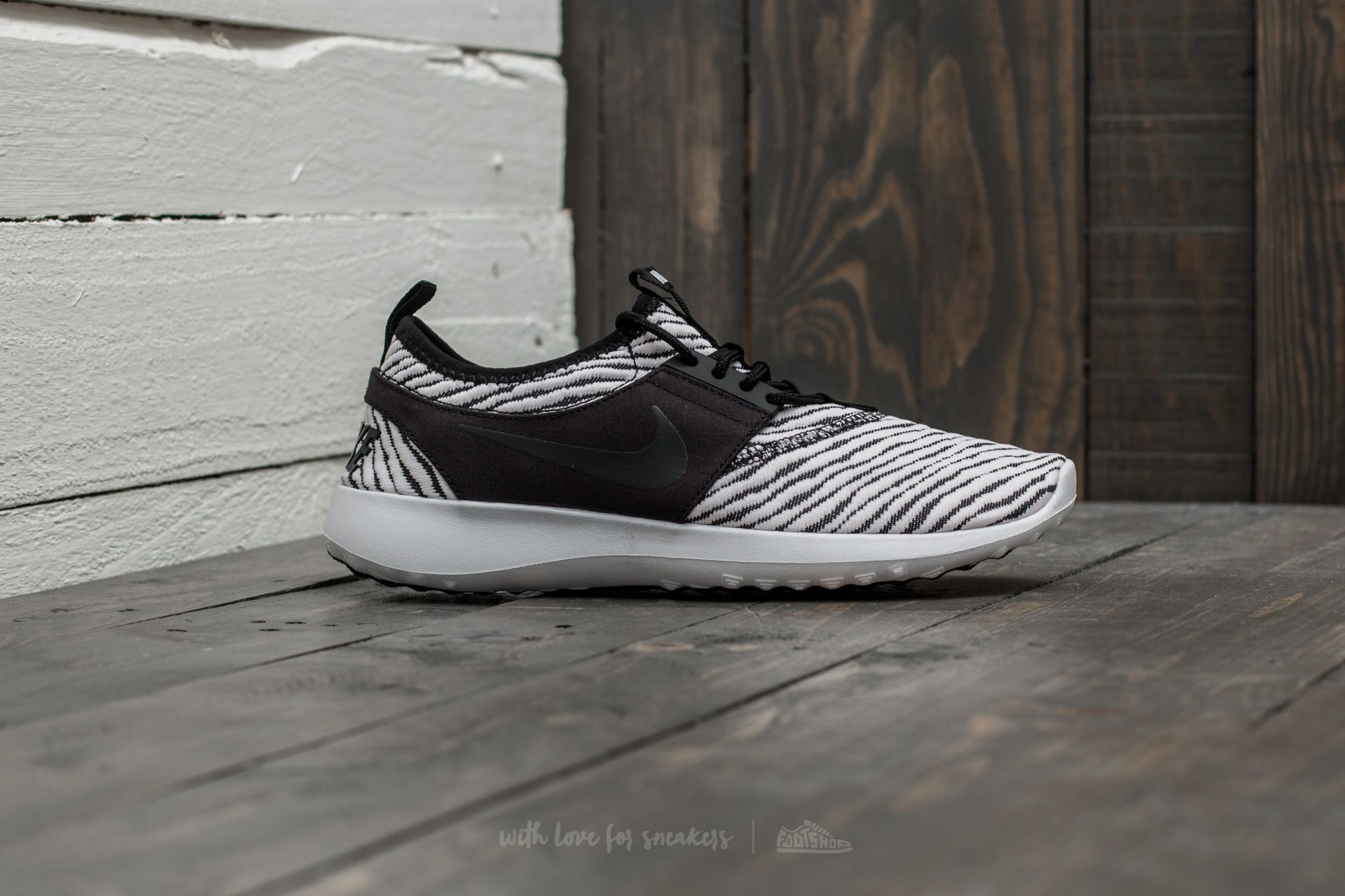 Women s shoes Nike W Juvenate SE Black Black White Footshop