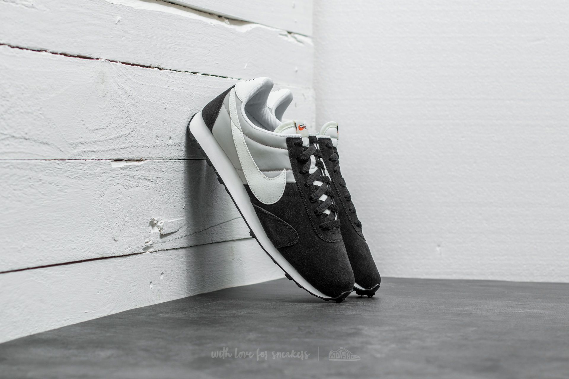 Zapatillas Hombre Nike Pre Montreal ´17 Black/ Sail-Pale Grey-Sail