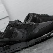 Nike pegasus 89 black and sales white