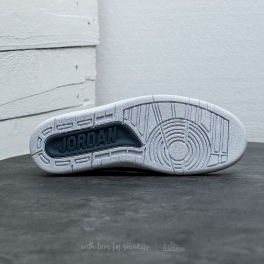 Jordan 2 Retro Decon Thunder Blue
