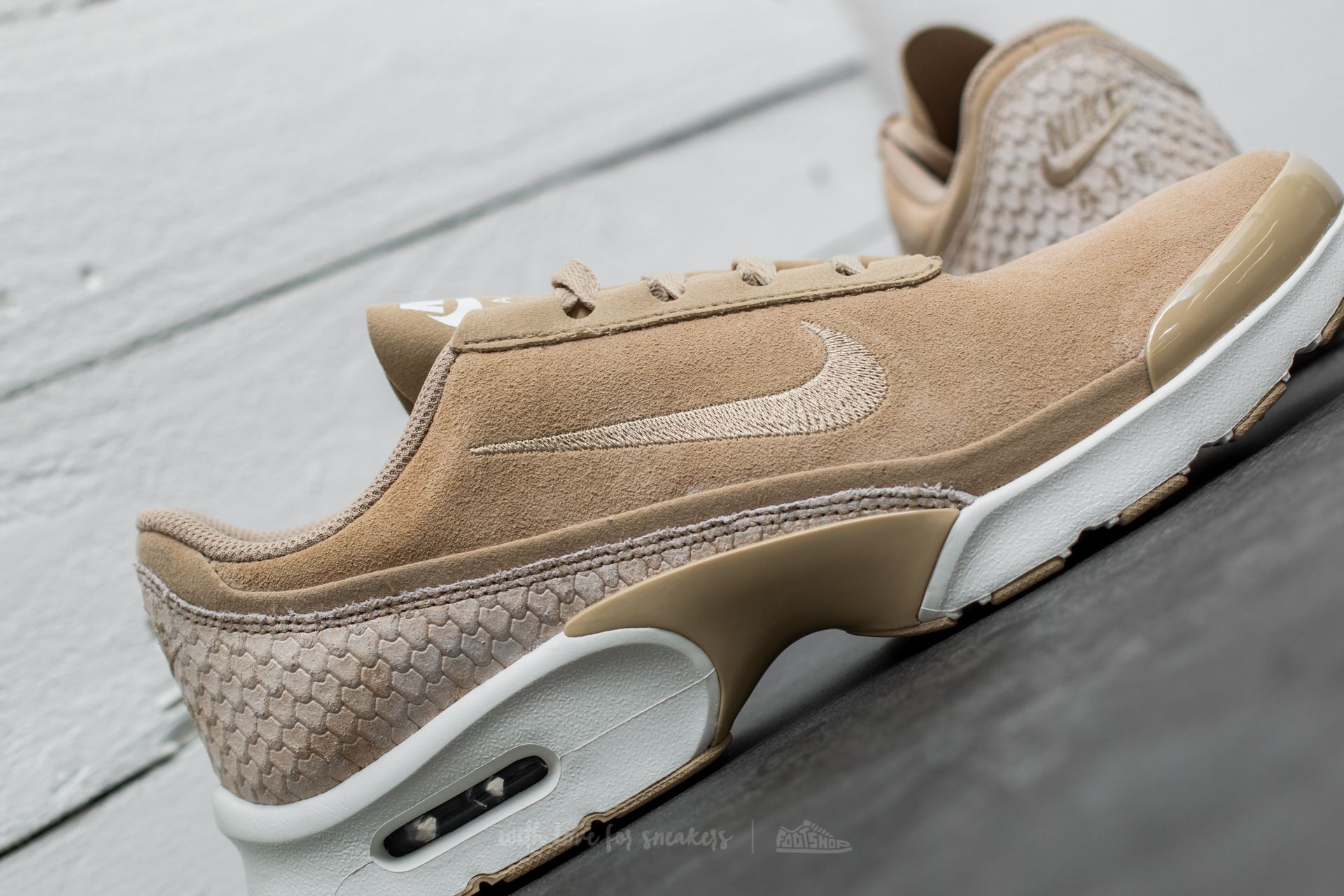 Women s shoes Nike W Air Max Jewell Premium TXT Linen Linen Sail Footshop