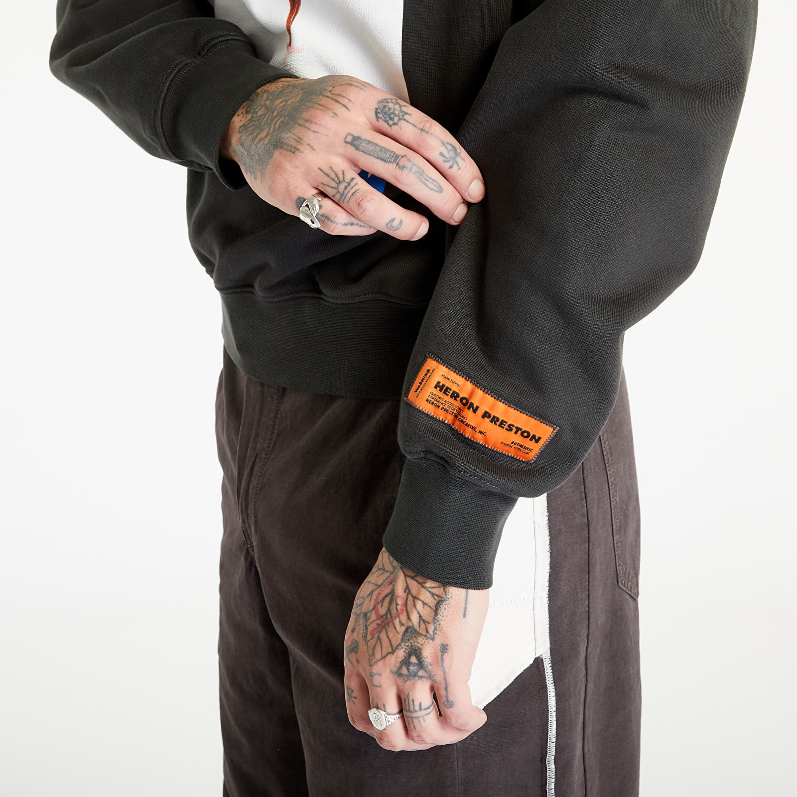 Bluzy HERON PRESTON Heron Bird Painted Crewneck Black/ Blue