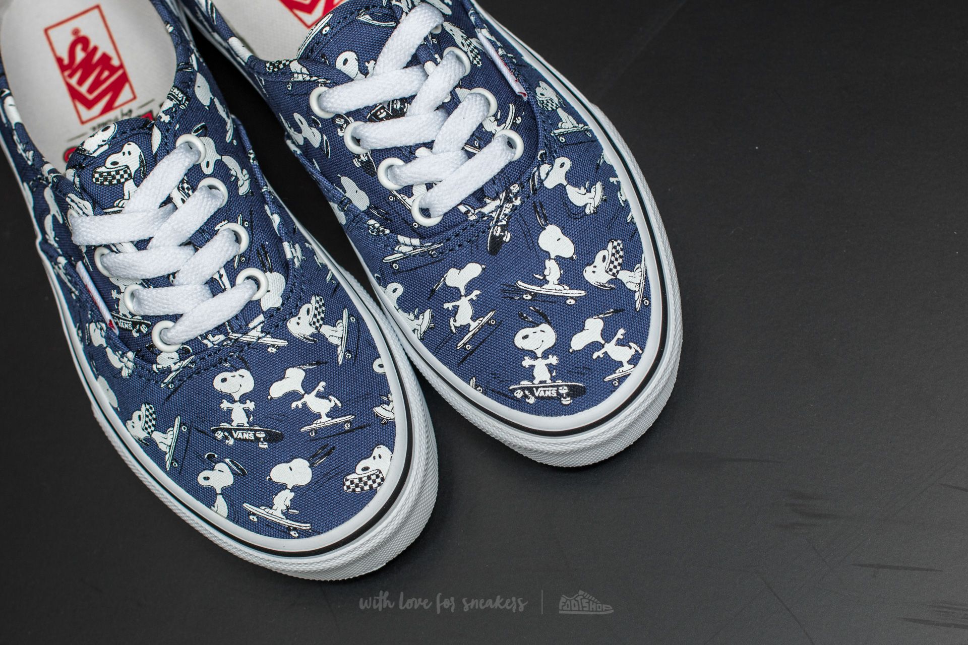 Kids sneakers and shoes Vans Kids Authentic Peanuts Snoopy