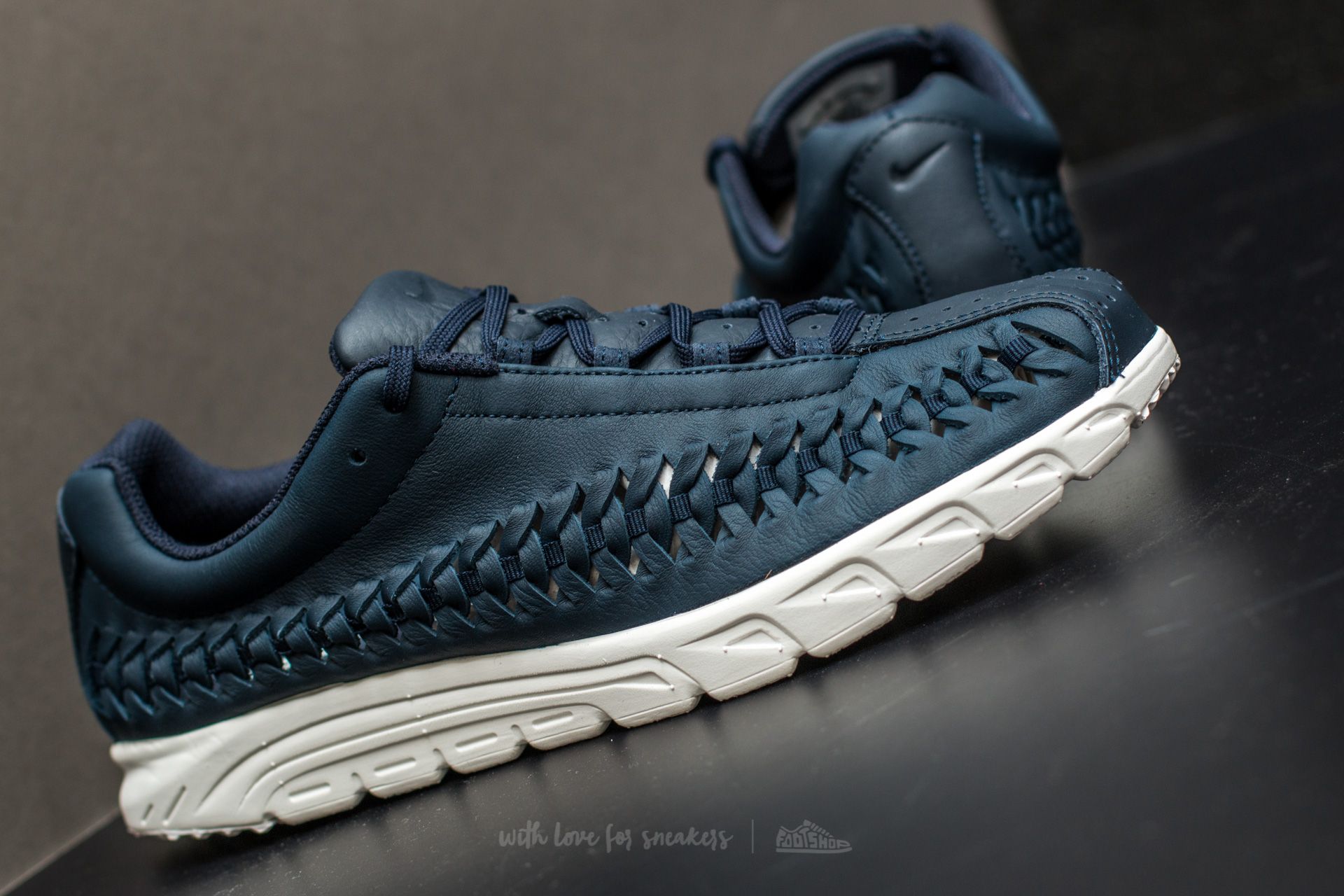 Nike mayfly woven leather discount
