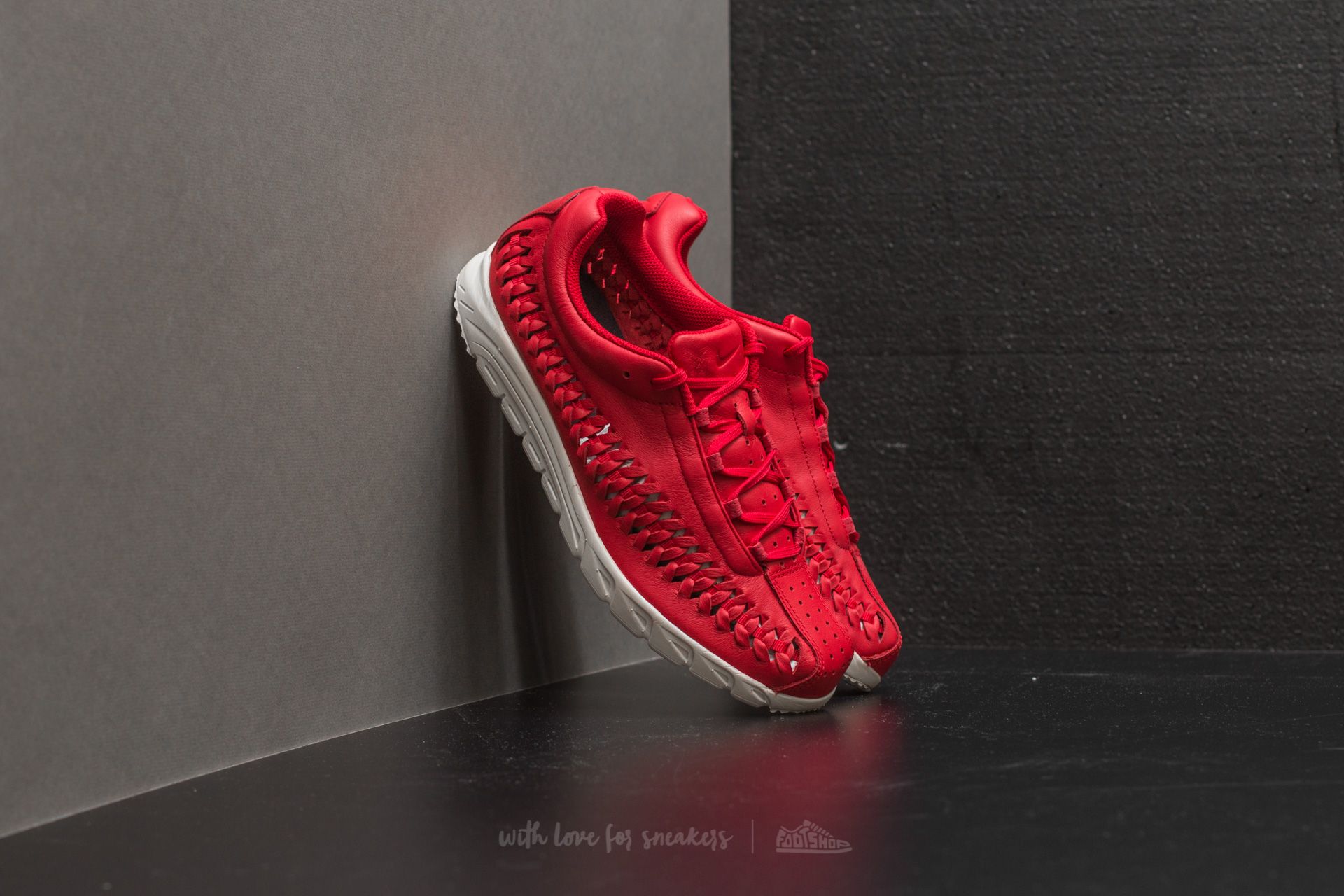 Zapatillas Hombre Nike Mayfly Woven Gym Red/ LT Orewood Brown-Black