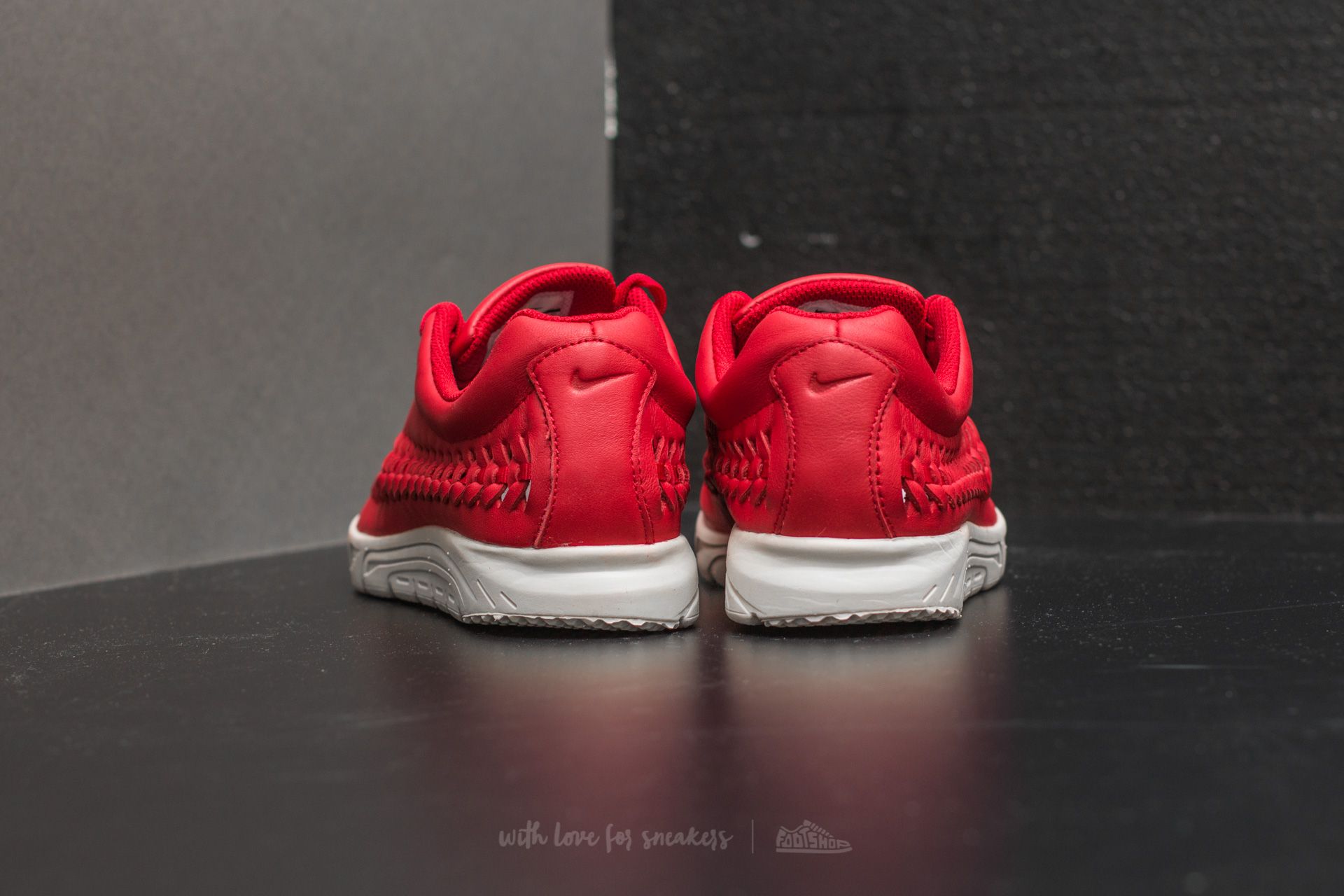 Zapatillas Hombre Nike Mayfly Woven Gym Red/ LT Orewood Brown-Black