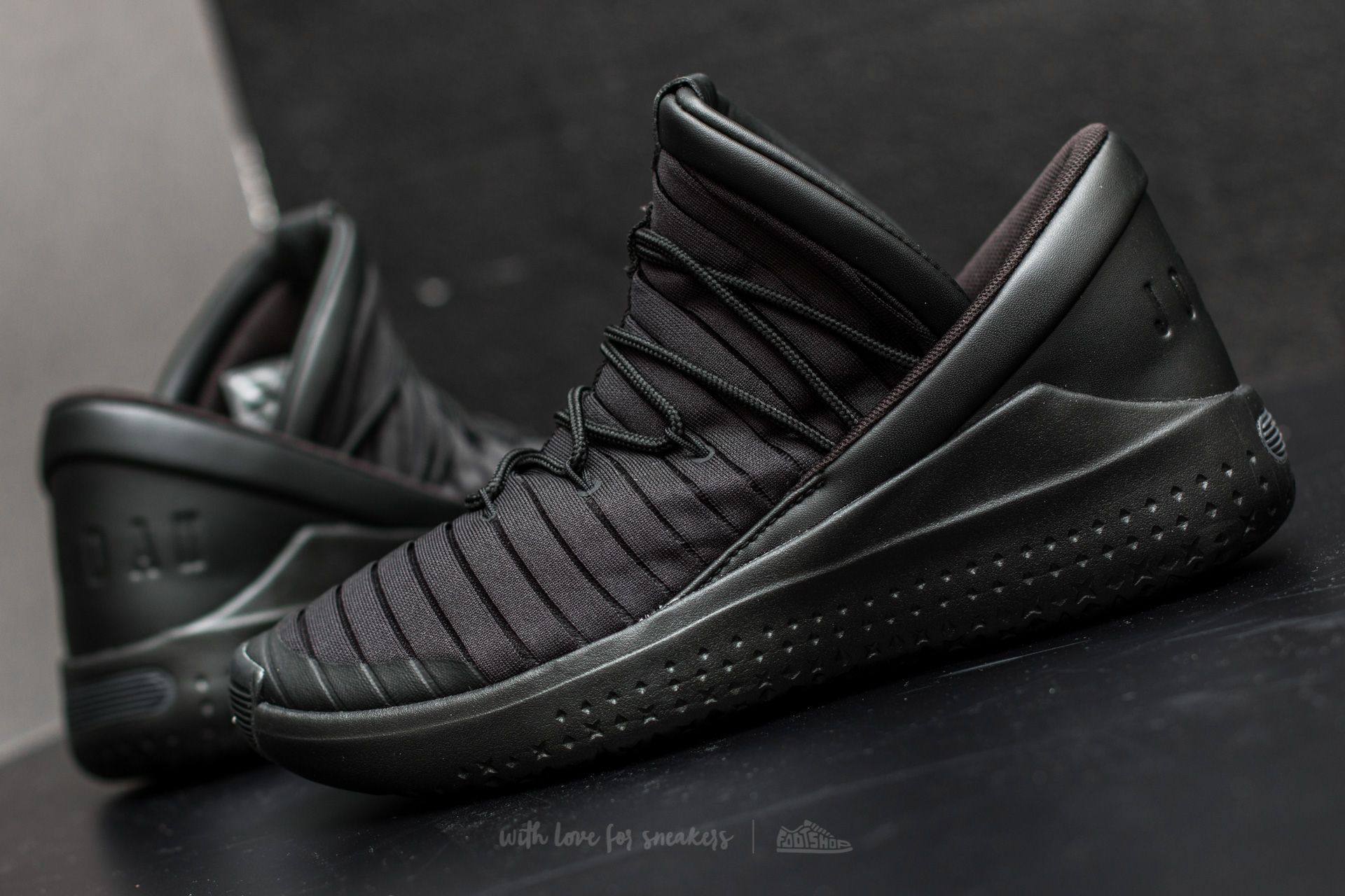 Zapatillas mujer Jordan Flight Luxe BG Black/ Anthracite-Black