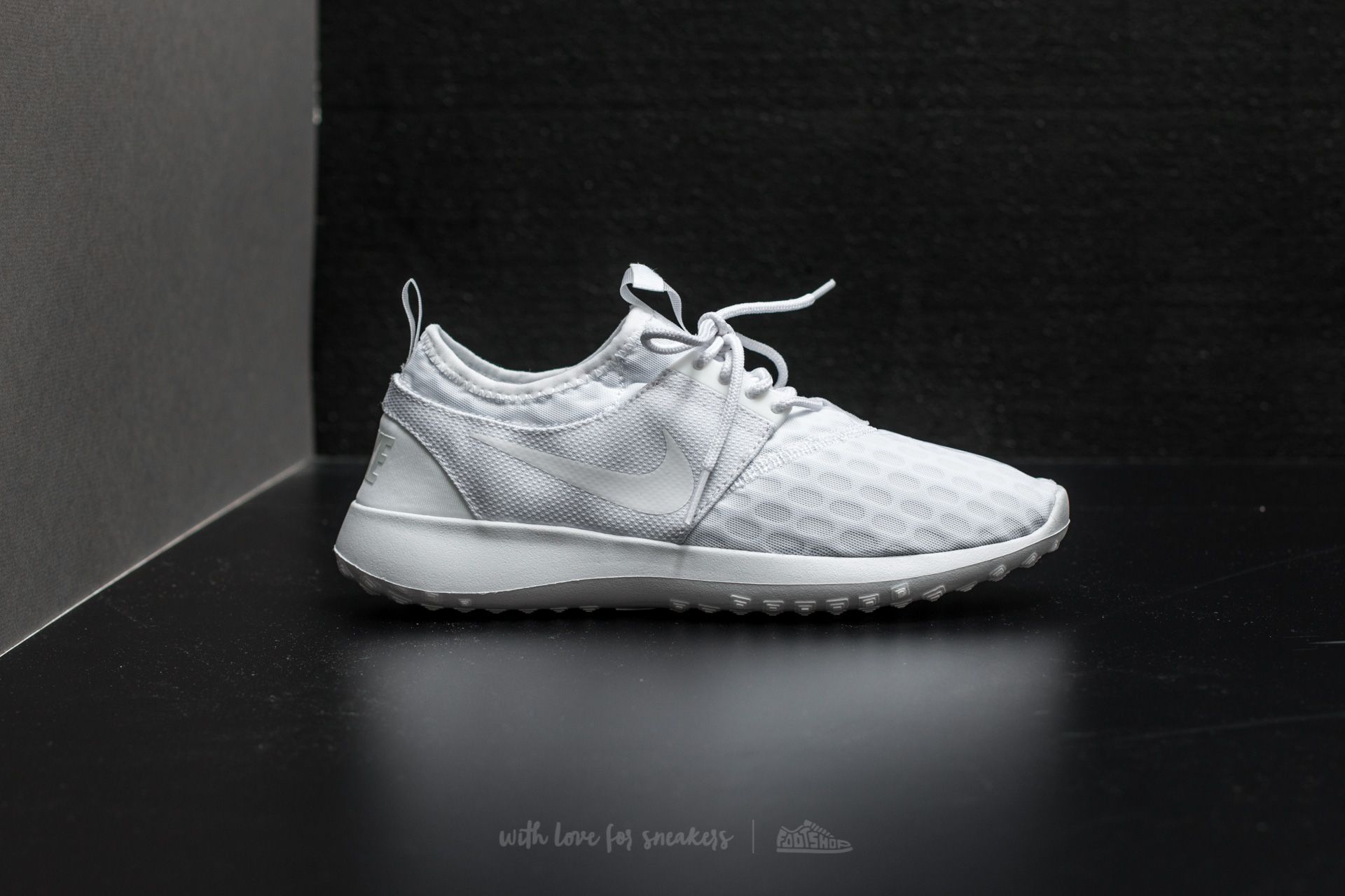 Skor för kvinnor Nike Wmns Juvenate White/ White-White
