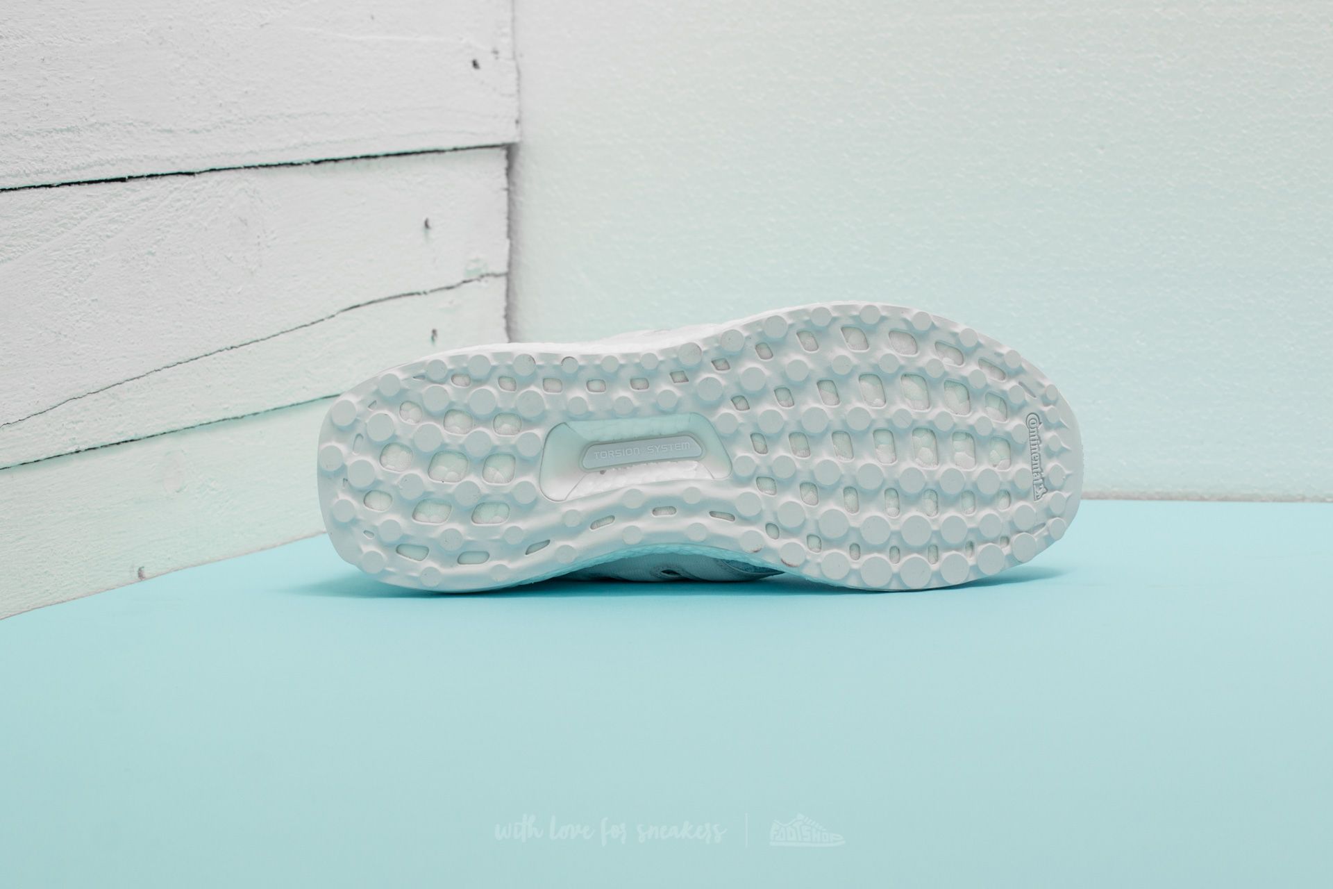 Herresko adidas x Parley UltraBoost Ftw White/ Ftw White/ Icey Blue