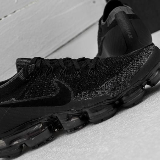 Men s shoes Nike Air Vapormax Flyknit Black Anthracite Dark Grey Footshop