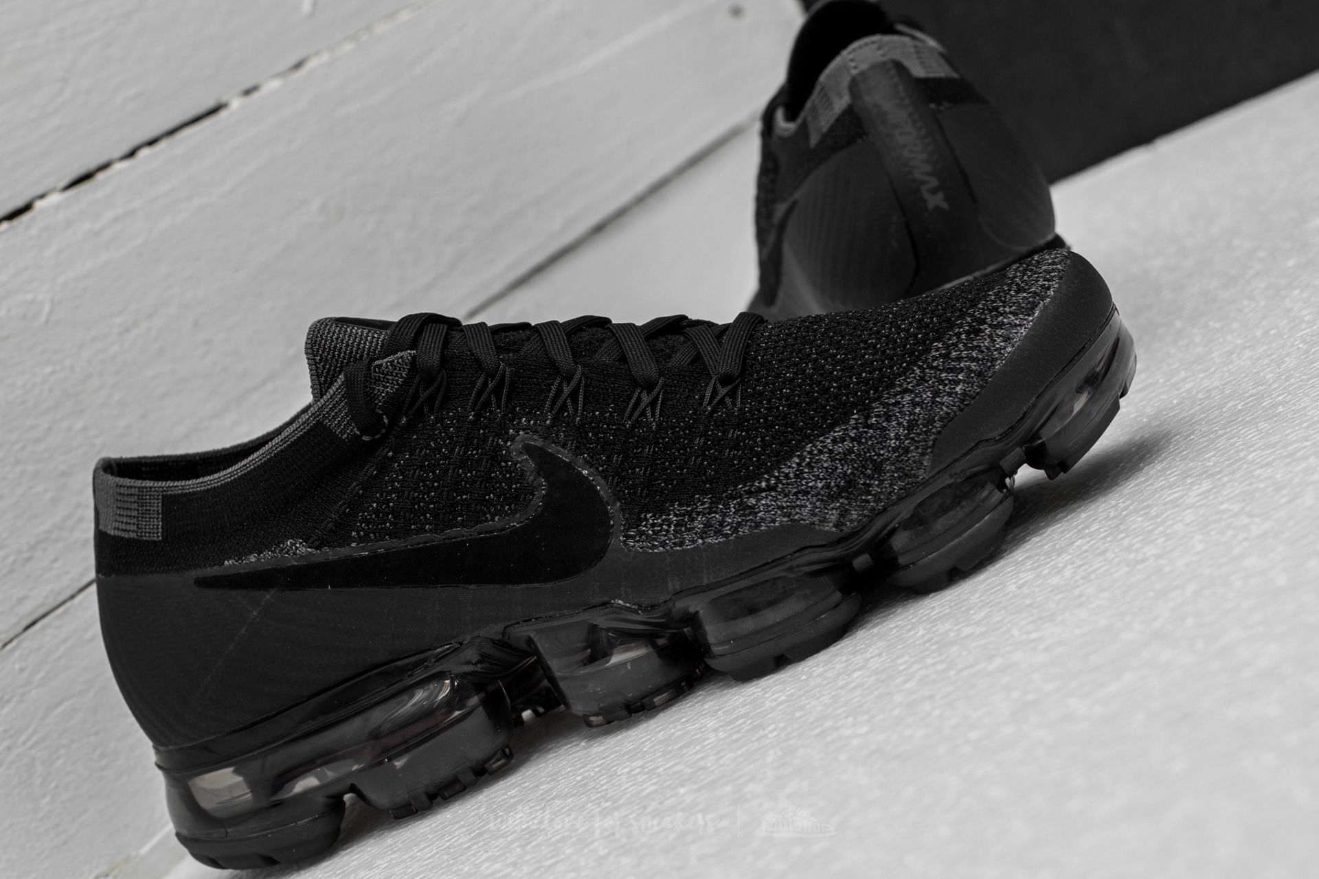 Férfi cipők Nike Air Vapormax Flyknit Black/ Anthracite-Dark Grey
