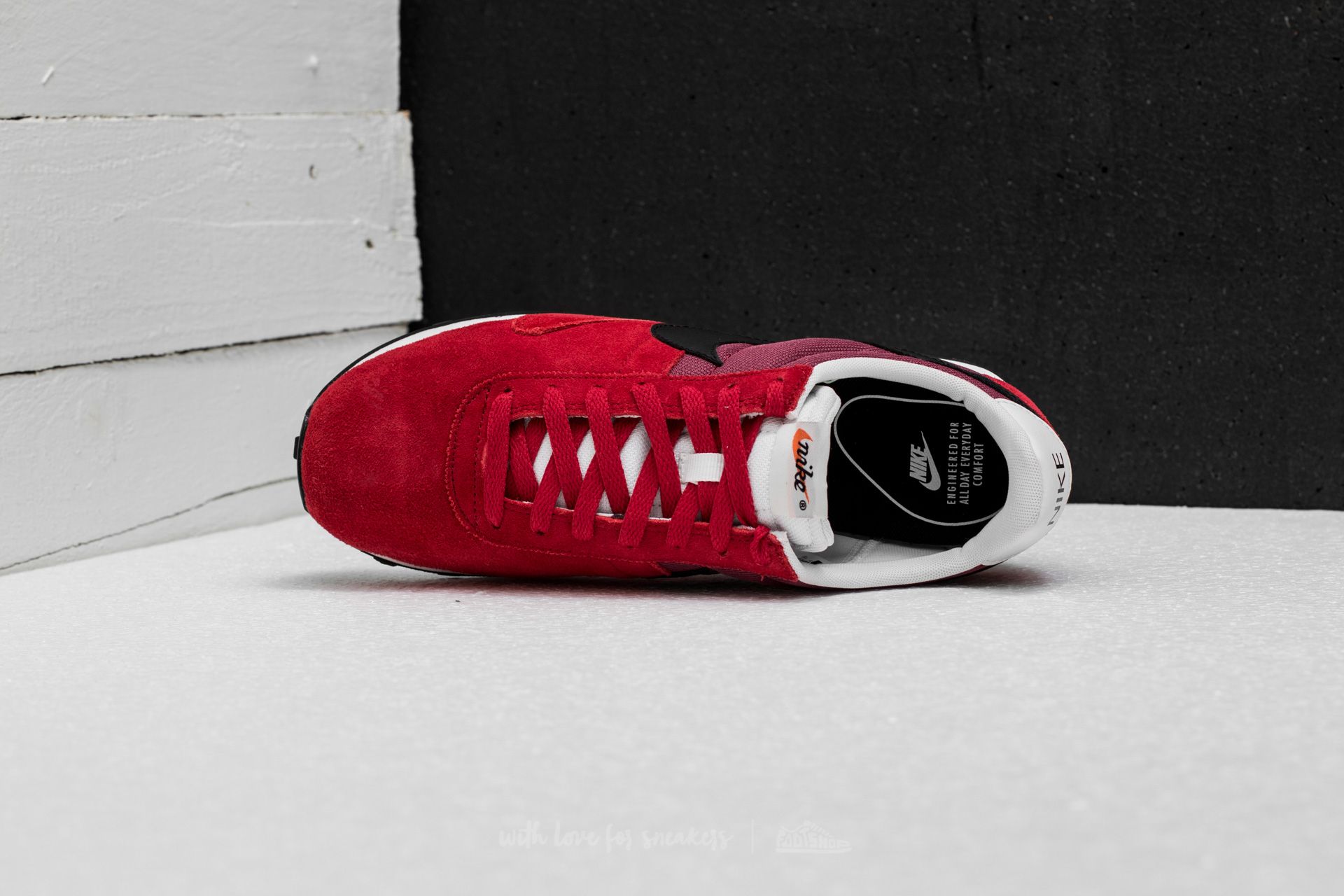 Herren Sneaker und Schuhe Nike Pre Montreal '17 Gym Red/ Black-Port-Off White