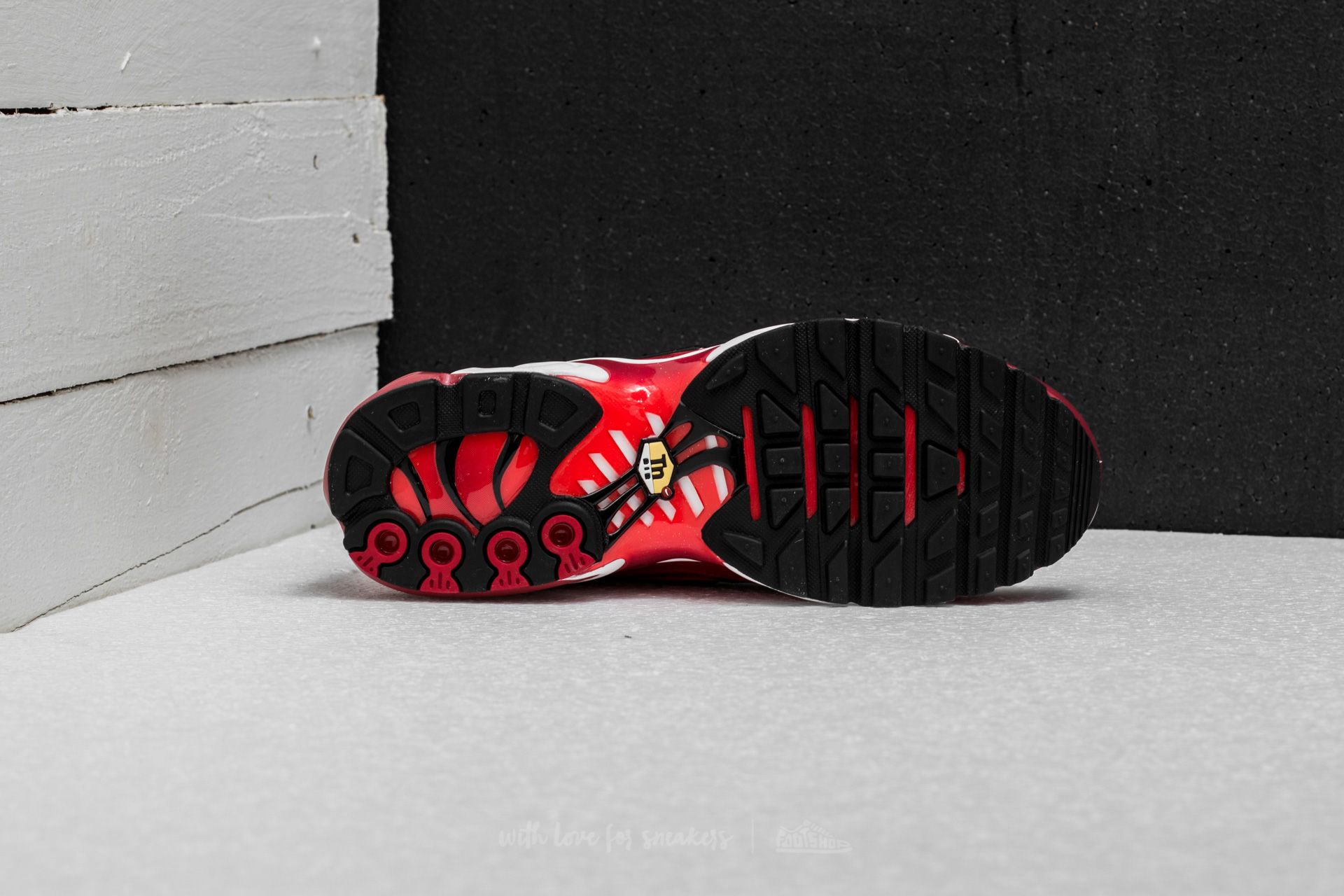 Air max plus deals chili red