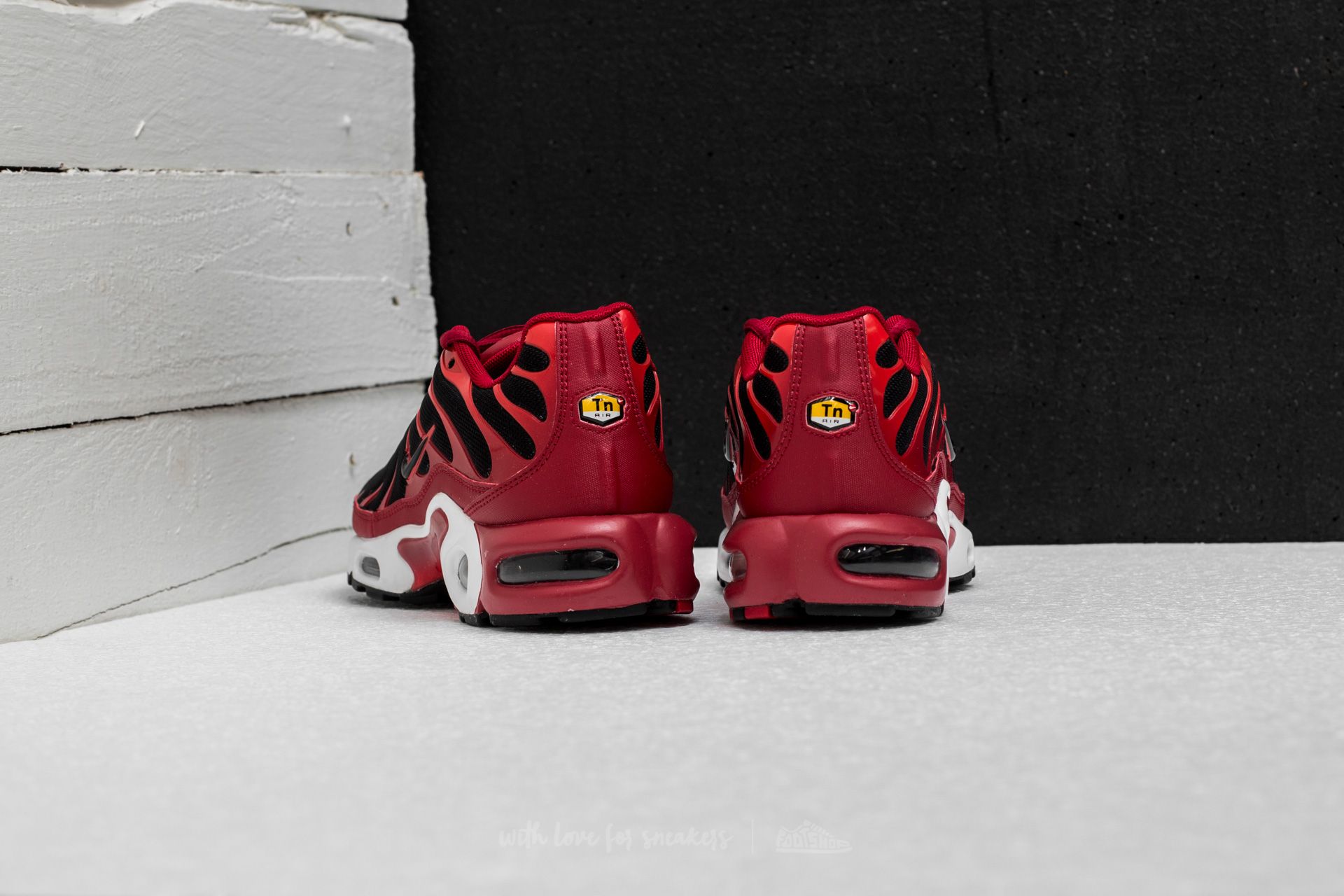 Air max plus red mens store