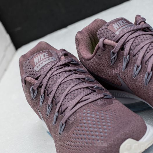 nike womens zoom all out low