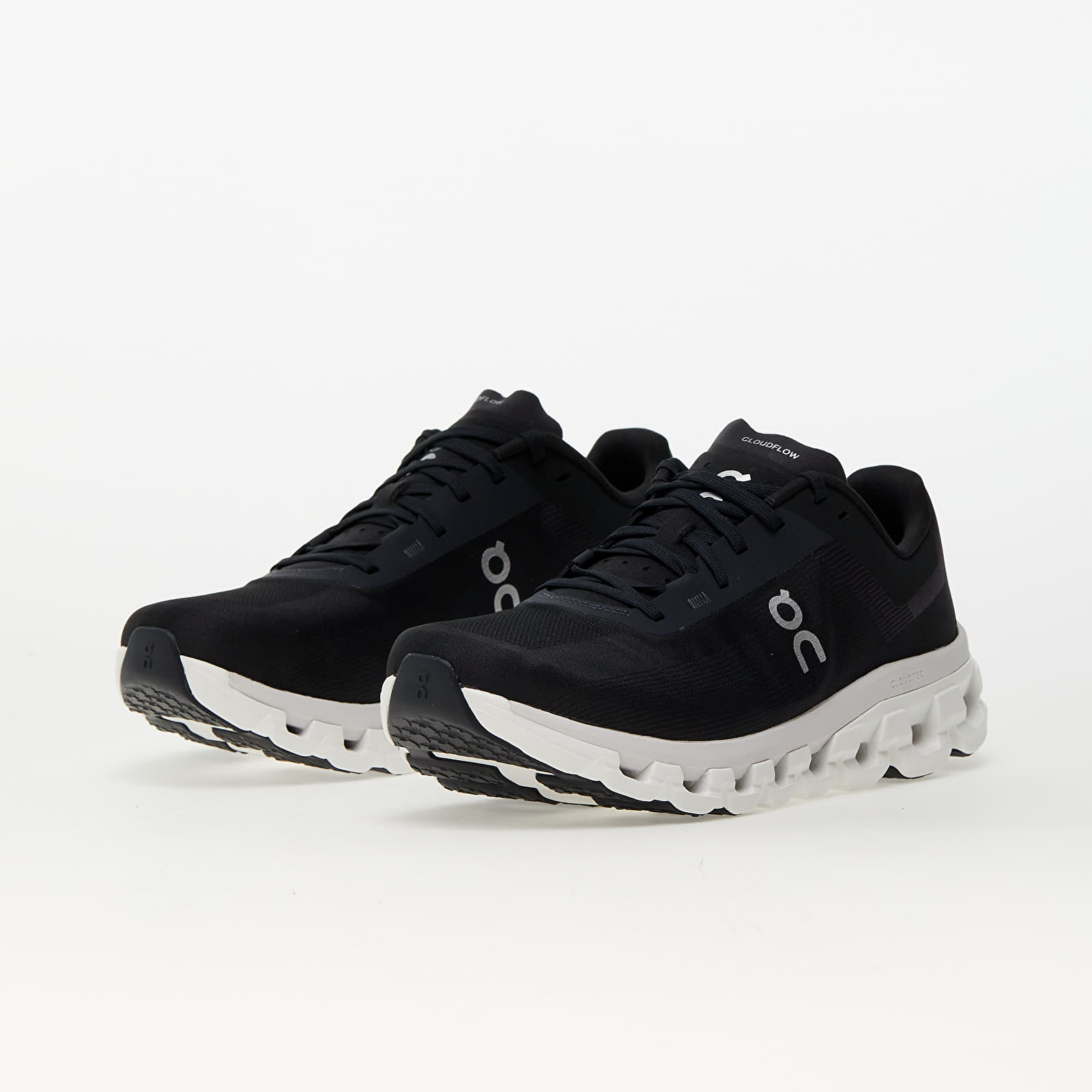 Männer On M Cloudflow 4 Black/ White