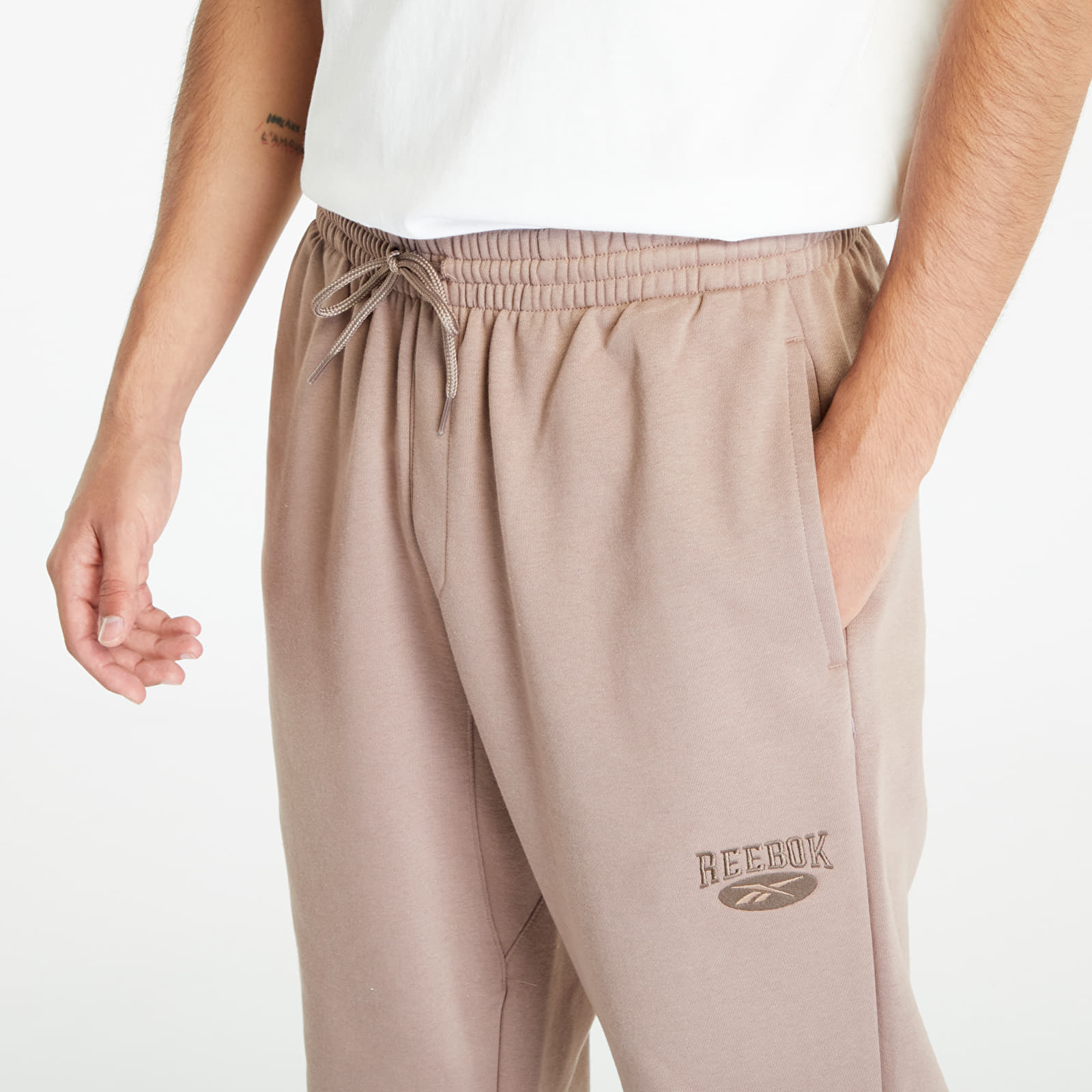 Reebok classic outlet sweatpants red