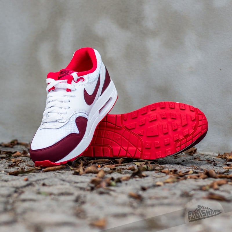 Damen Sneaker und Schuhe Nike WMNS Air Max 1 Essential White Team Red Action Red Footshop