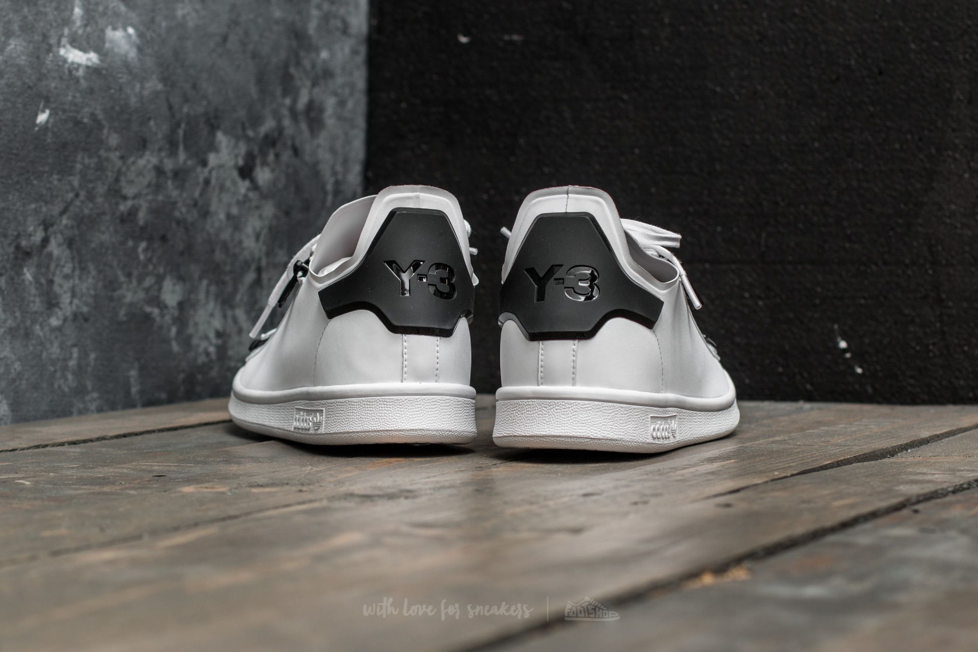 Stan top zip white