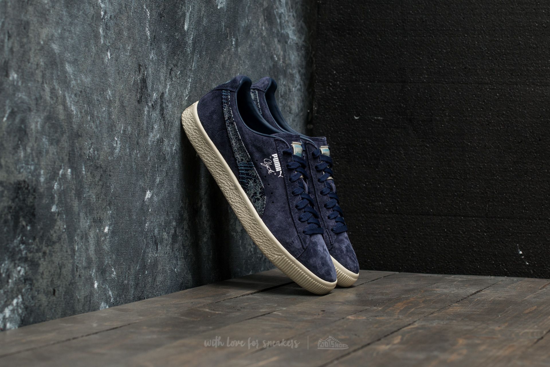 Puma clyde marine top