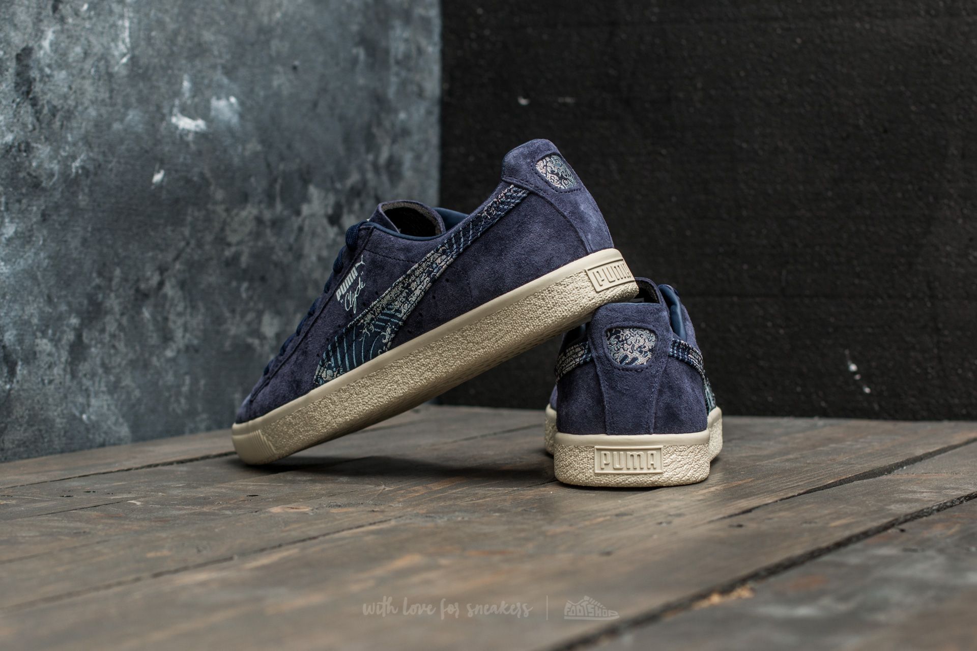 Men s shoes Puma Clyde Marine FM Peacoat Footshop