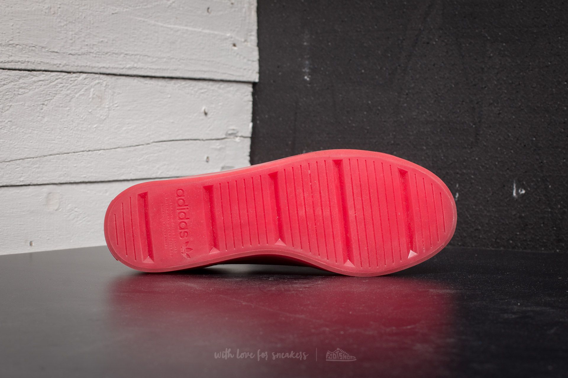 Men's shoes adidas Court Vantage Adicolor Scarle/ Scarle/ Scarle