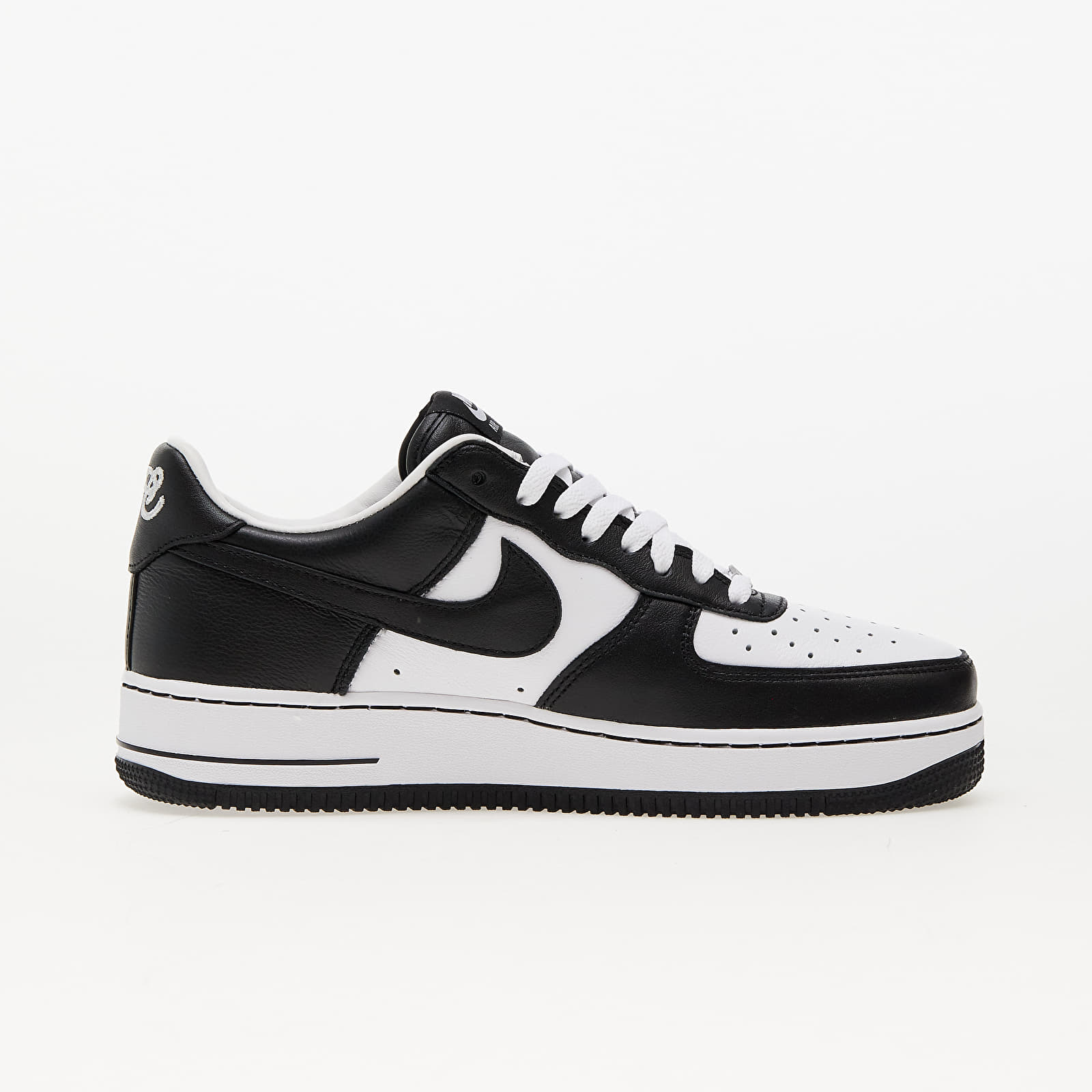 Skor för män Nike x Terror Squad Air Force 1 Low White/ Black