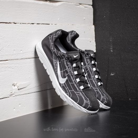 Nike mayfly hotsell black and white
