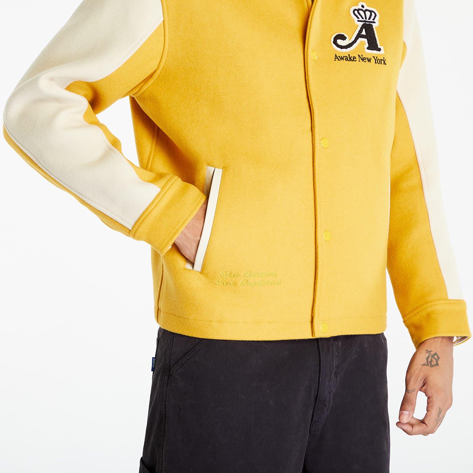 Striukės Awake NY Crown Embroidered Varsity Jacket Gold