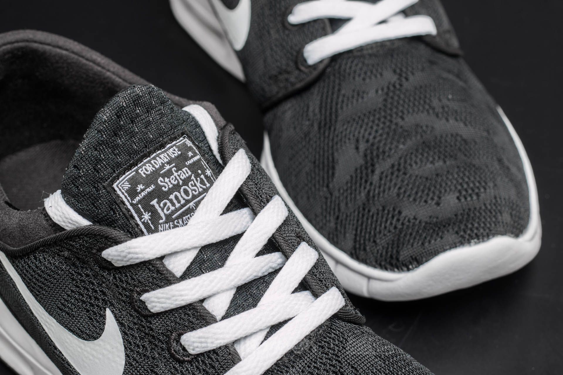 Stefan janoski air max black white on sale